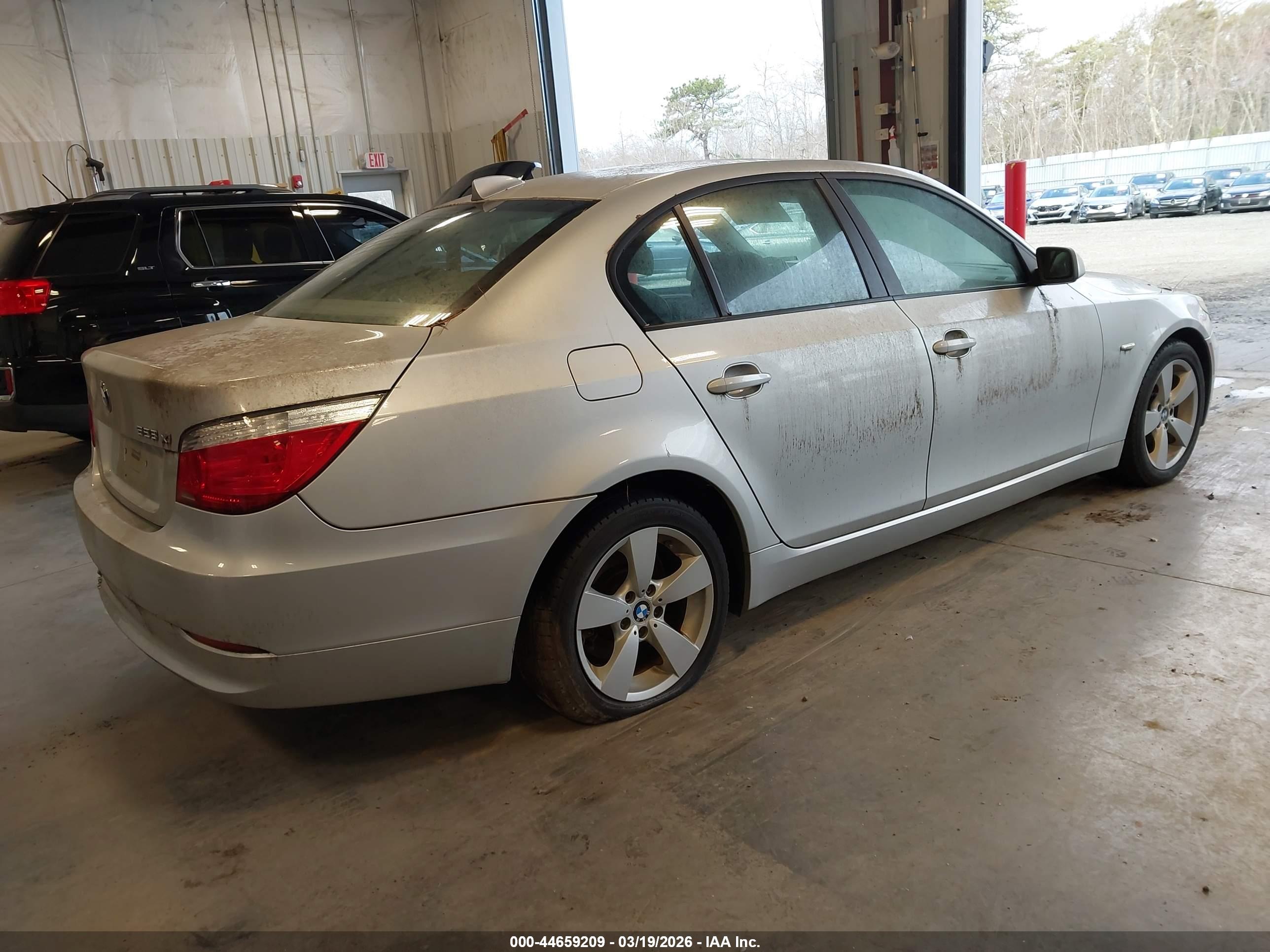 BMW 528XI image 4