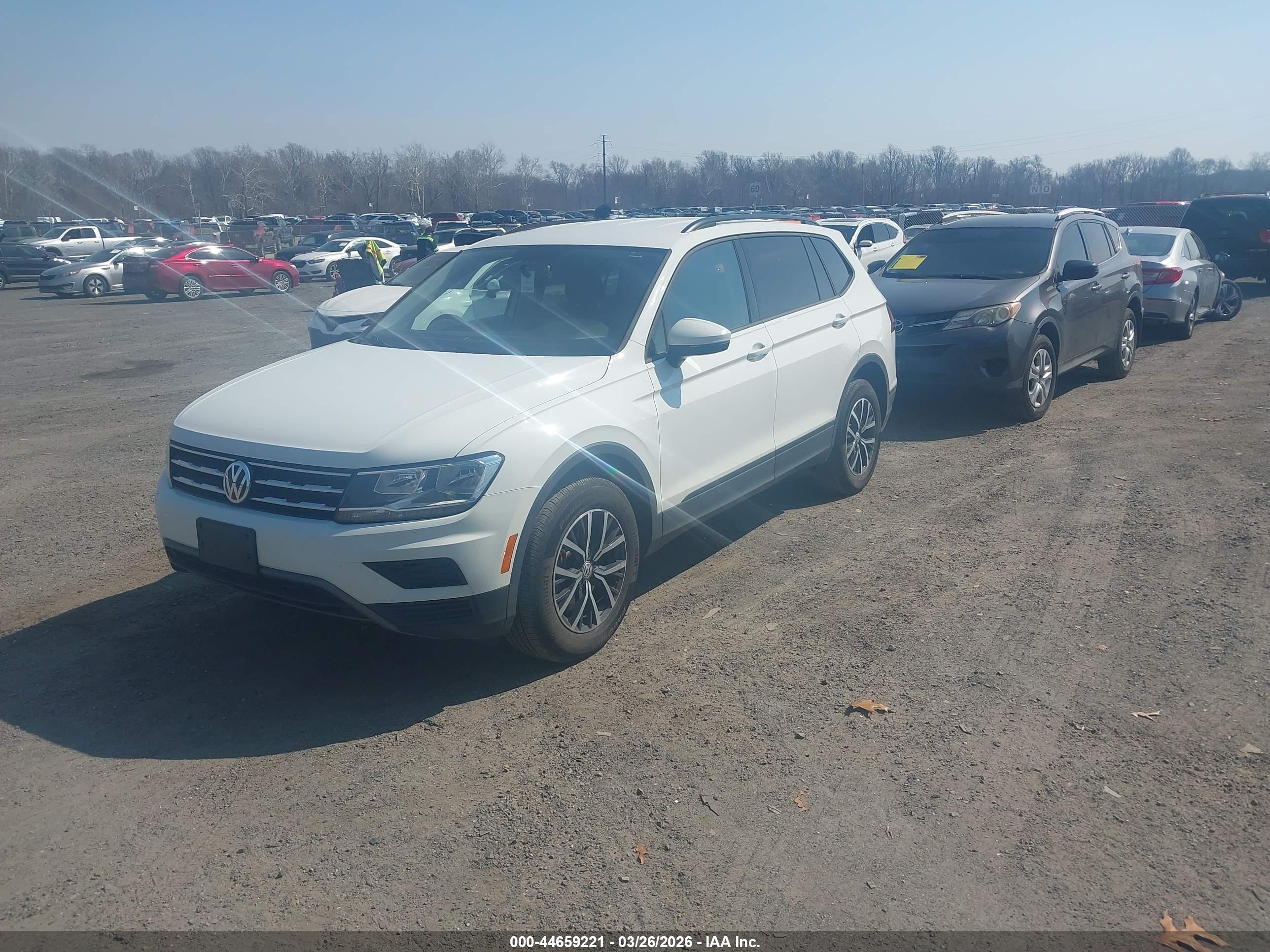VOLKSWAGEN TIGUAN image 2