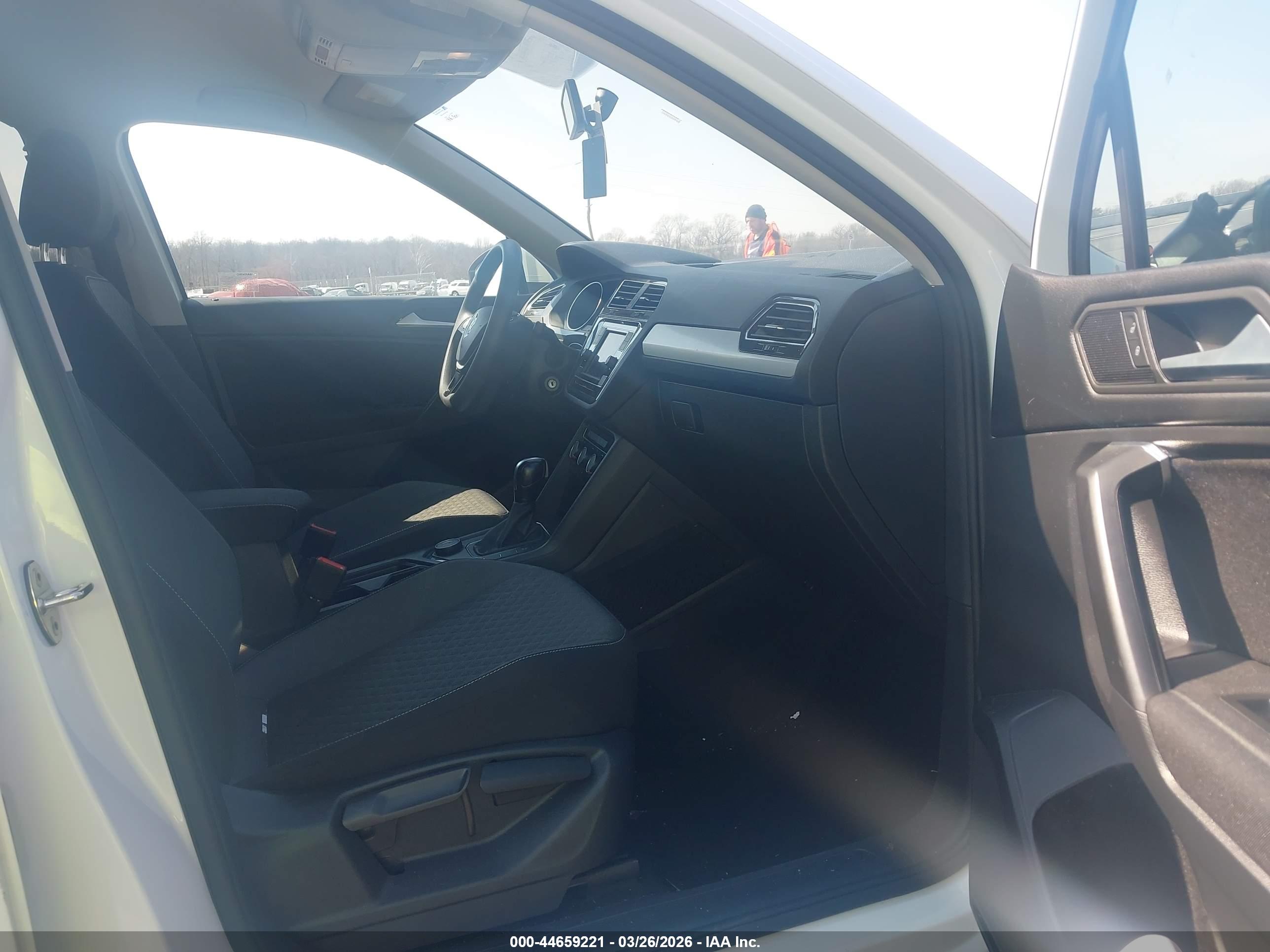 VOLKSWAGEN TIGUAN image 5