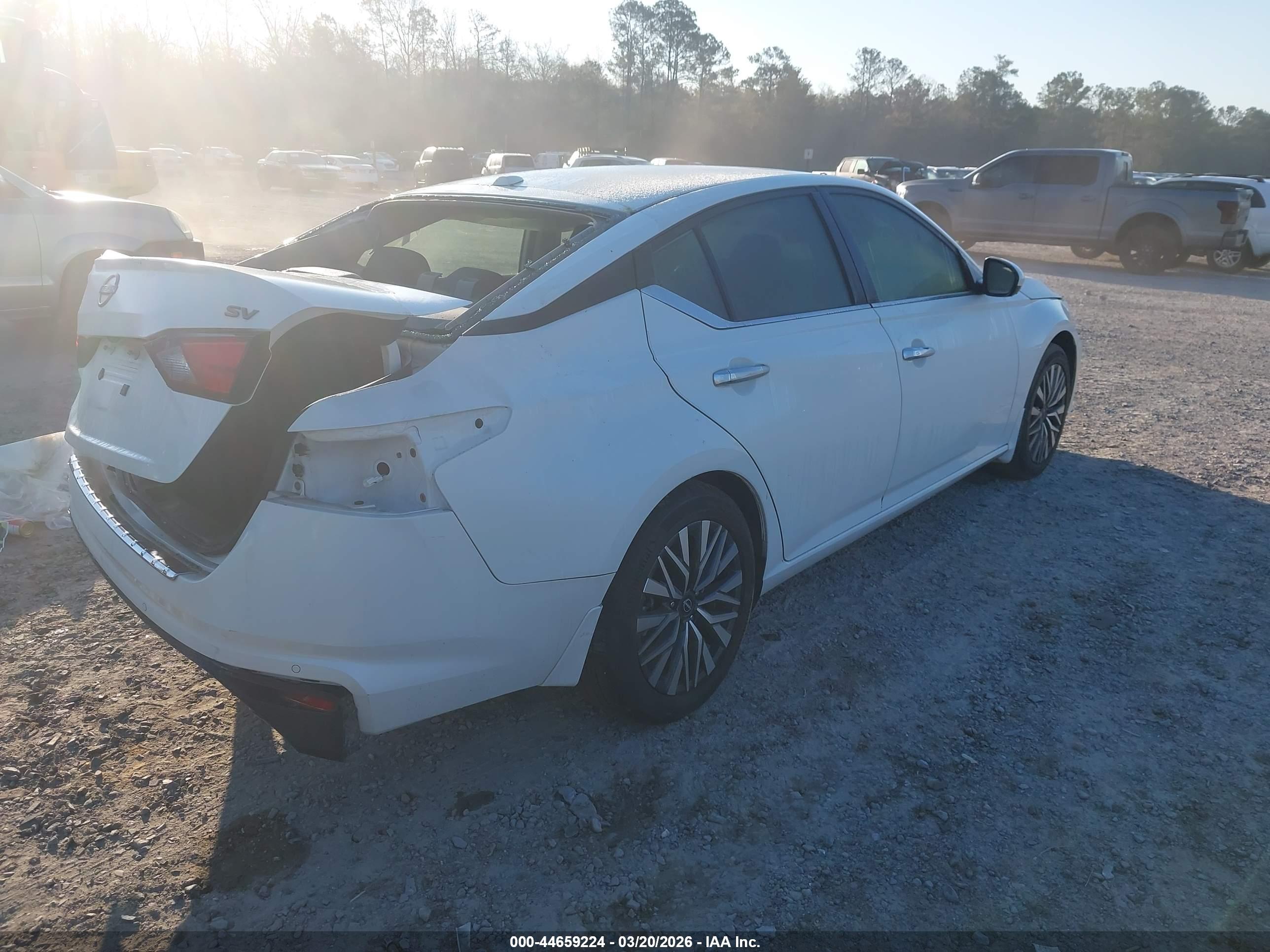 NISSAN ALTIMA image 4