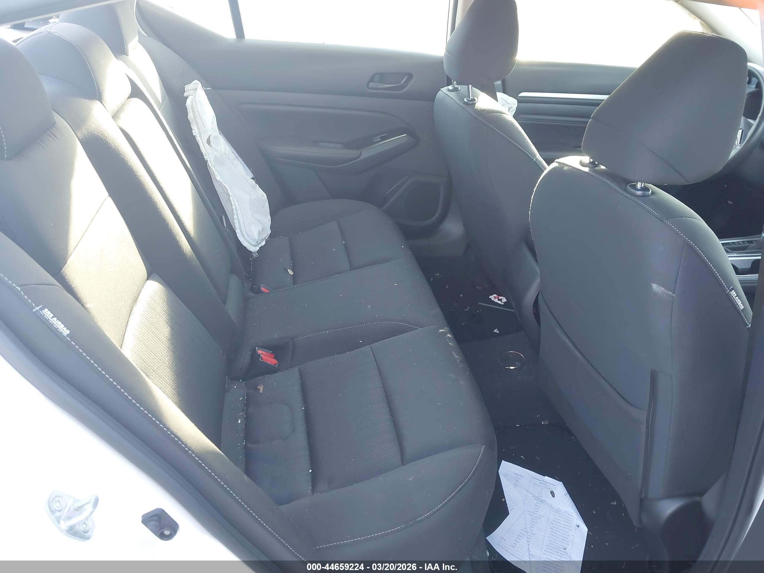 NISSAN ALTIMA image 8