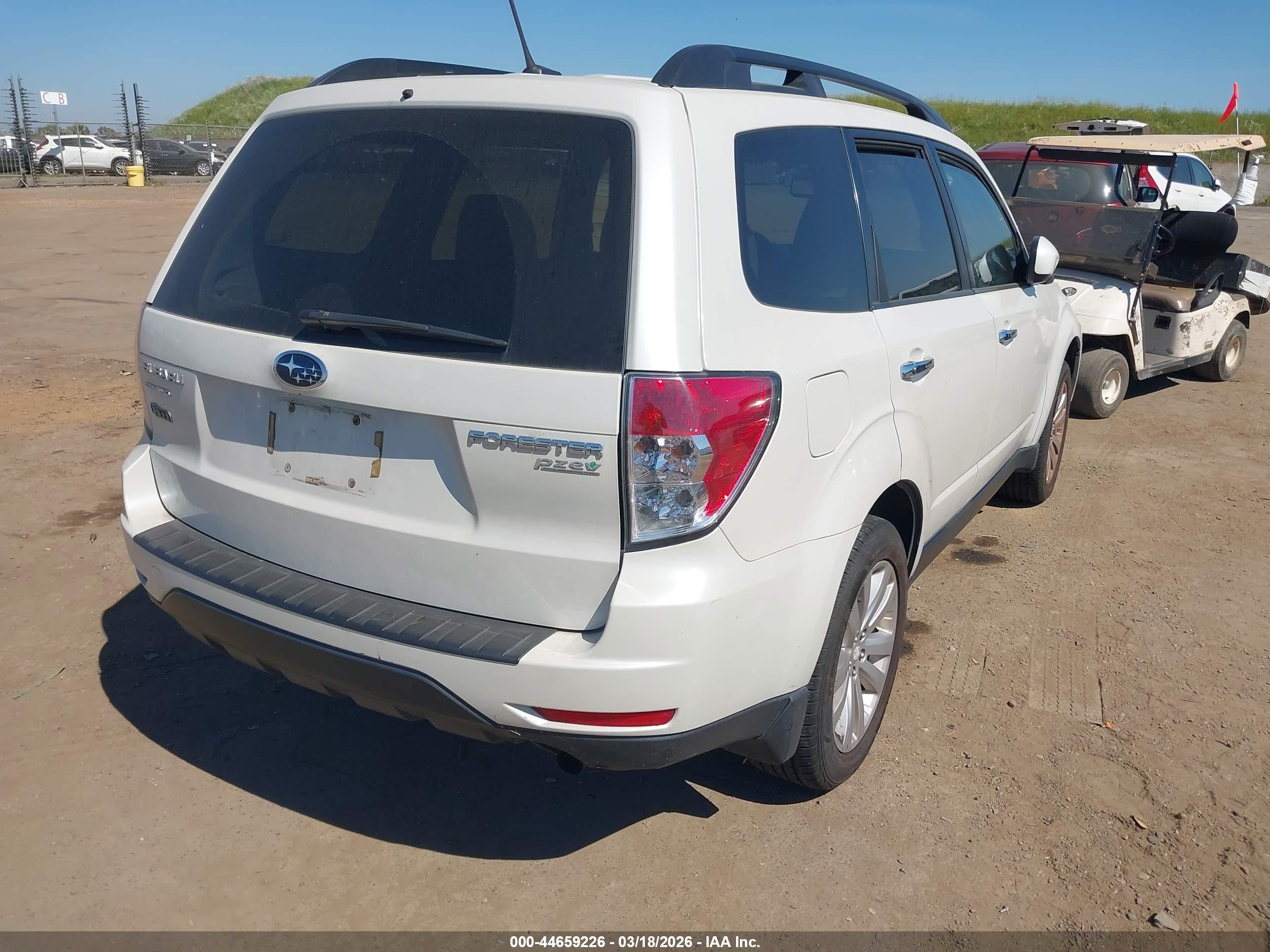 SUBARU FORESTER image 4