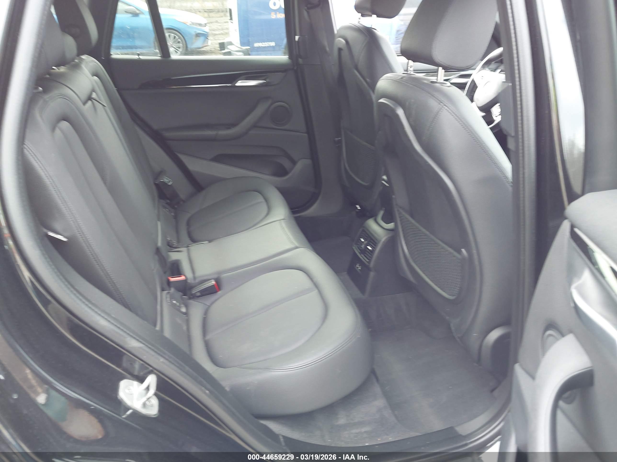 BMW X1 image 8