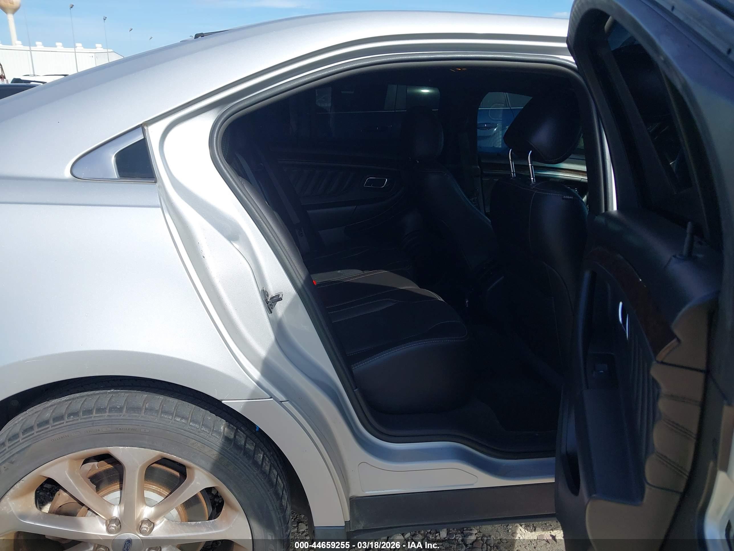 FORD TAURUS image 8