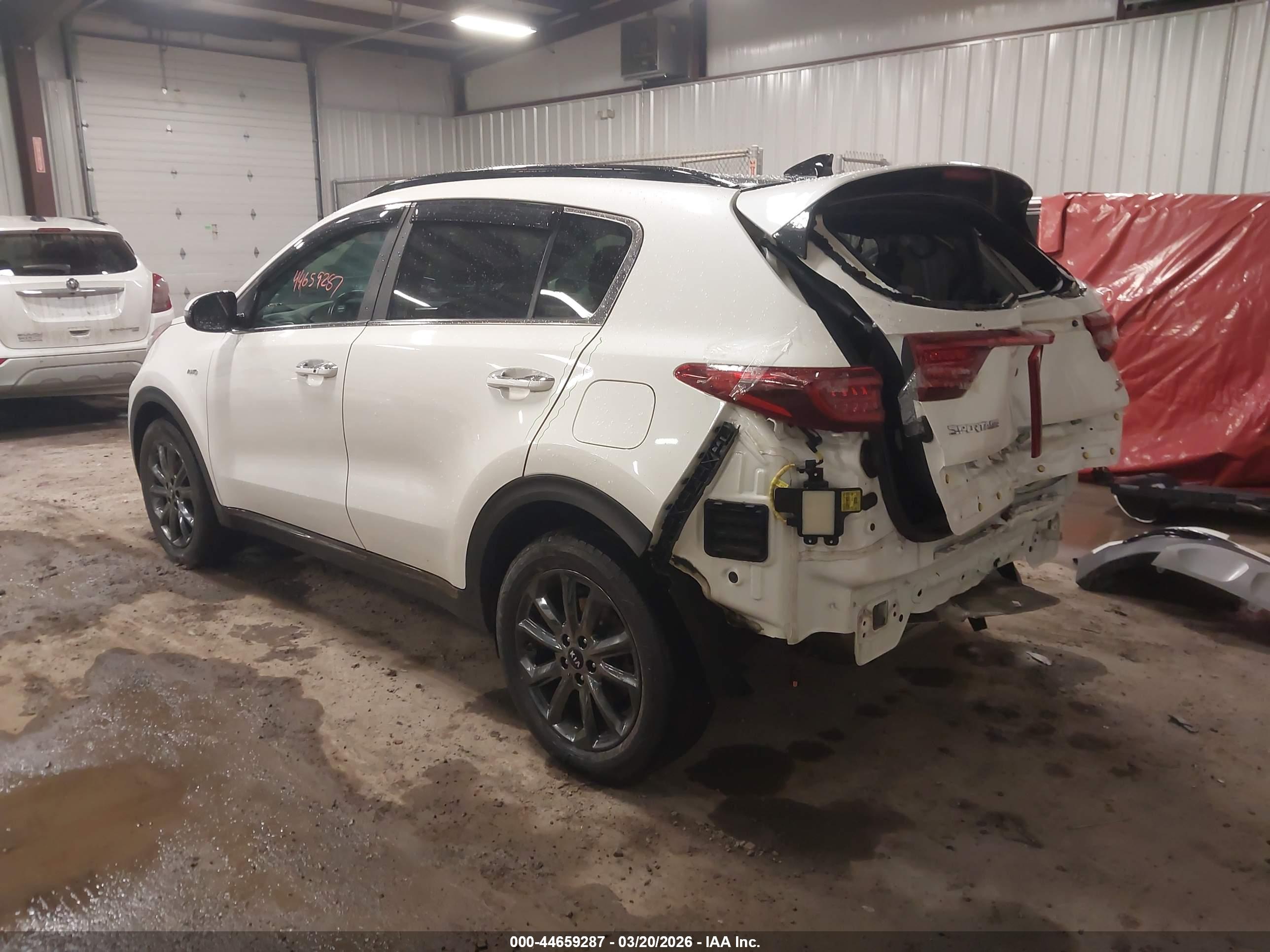 KIA SPORTAGE image 3