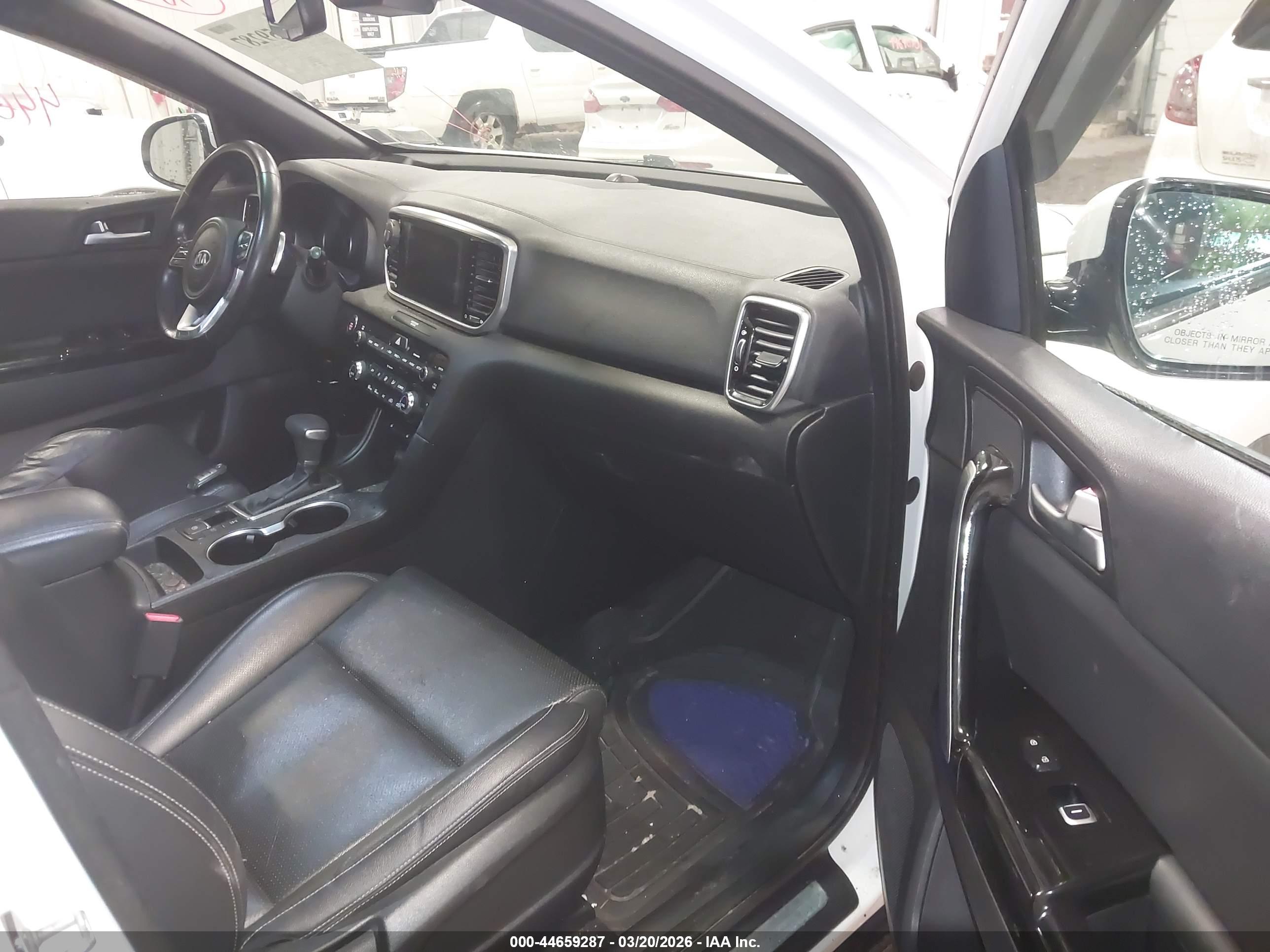 KIA SPORTAGE image 5