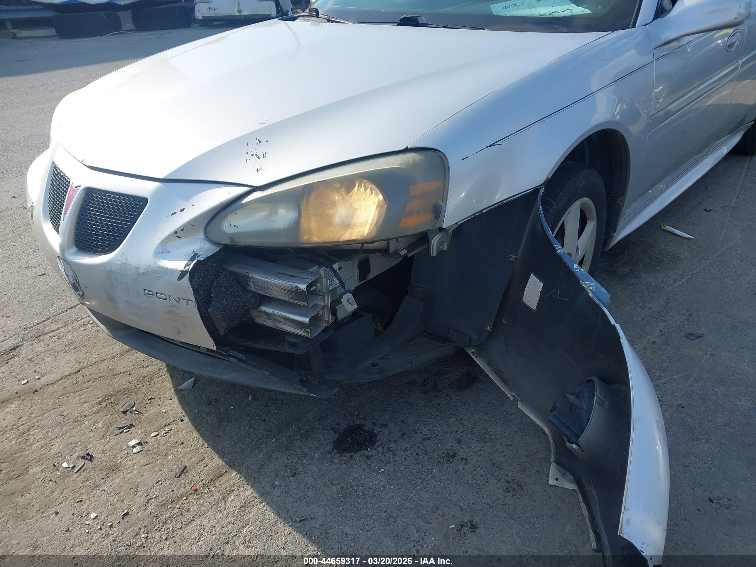 PONTIAC GRAND image 6