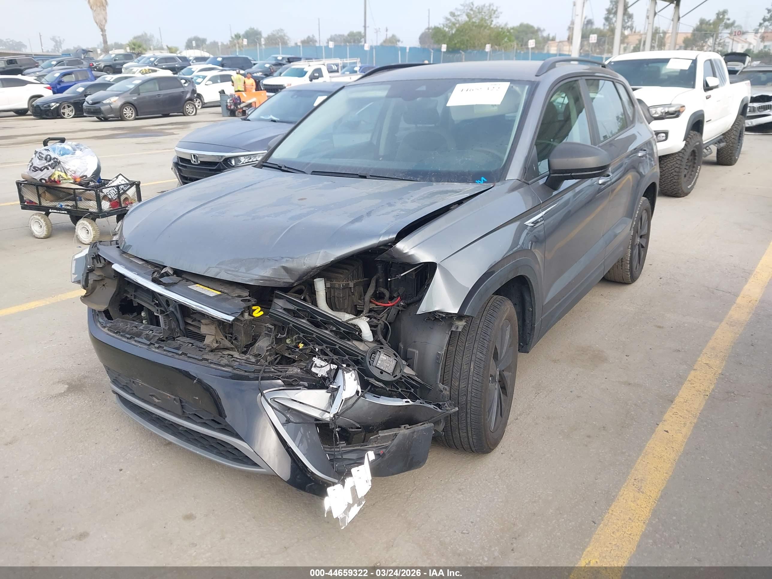 VOLKSWAGEN TAOS image 2