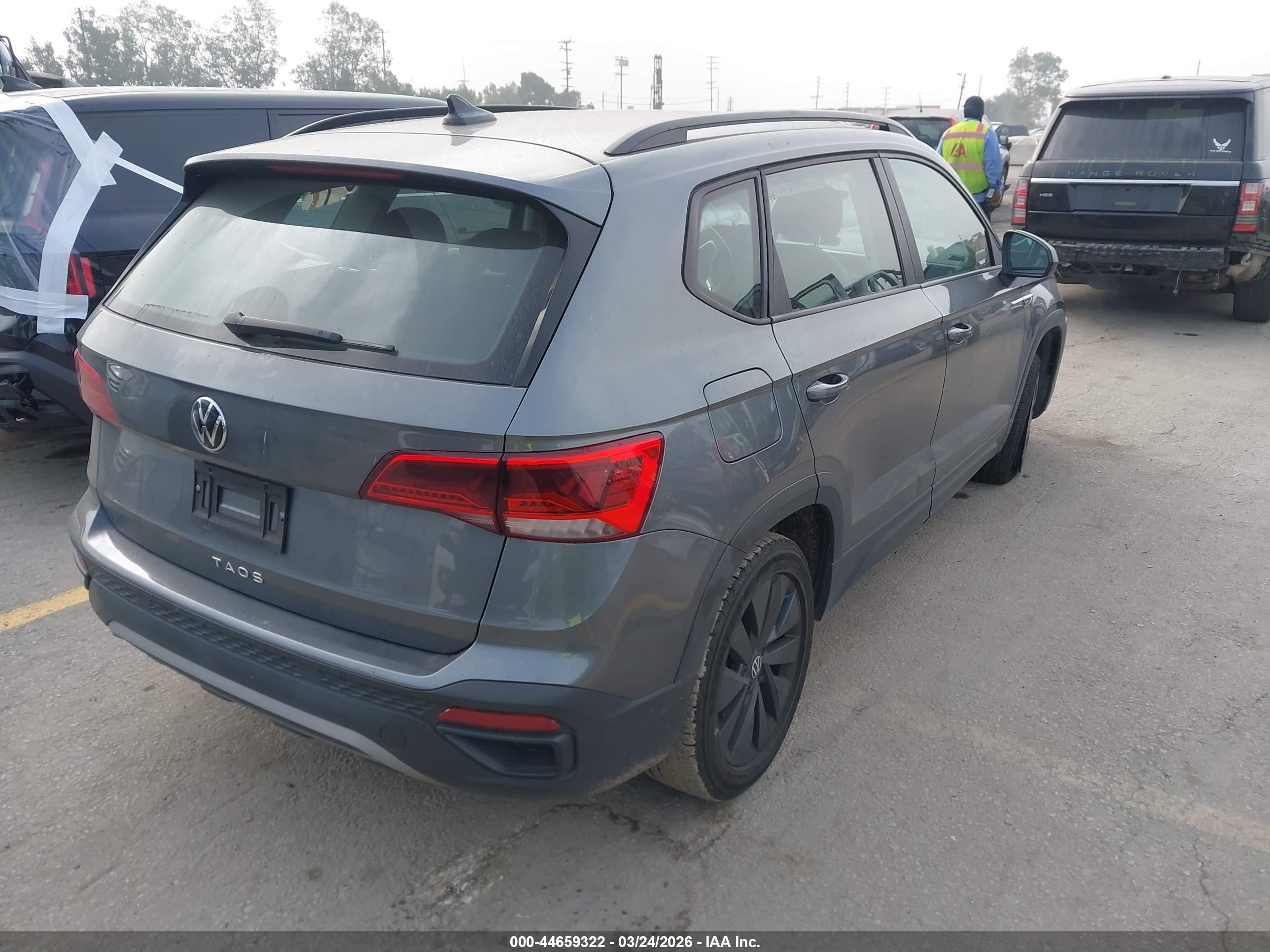 VOLKSWAGEN TAOS image 4