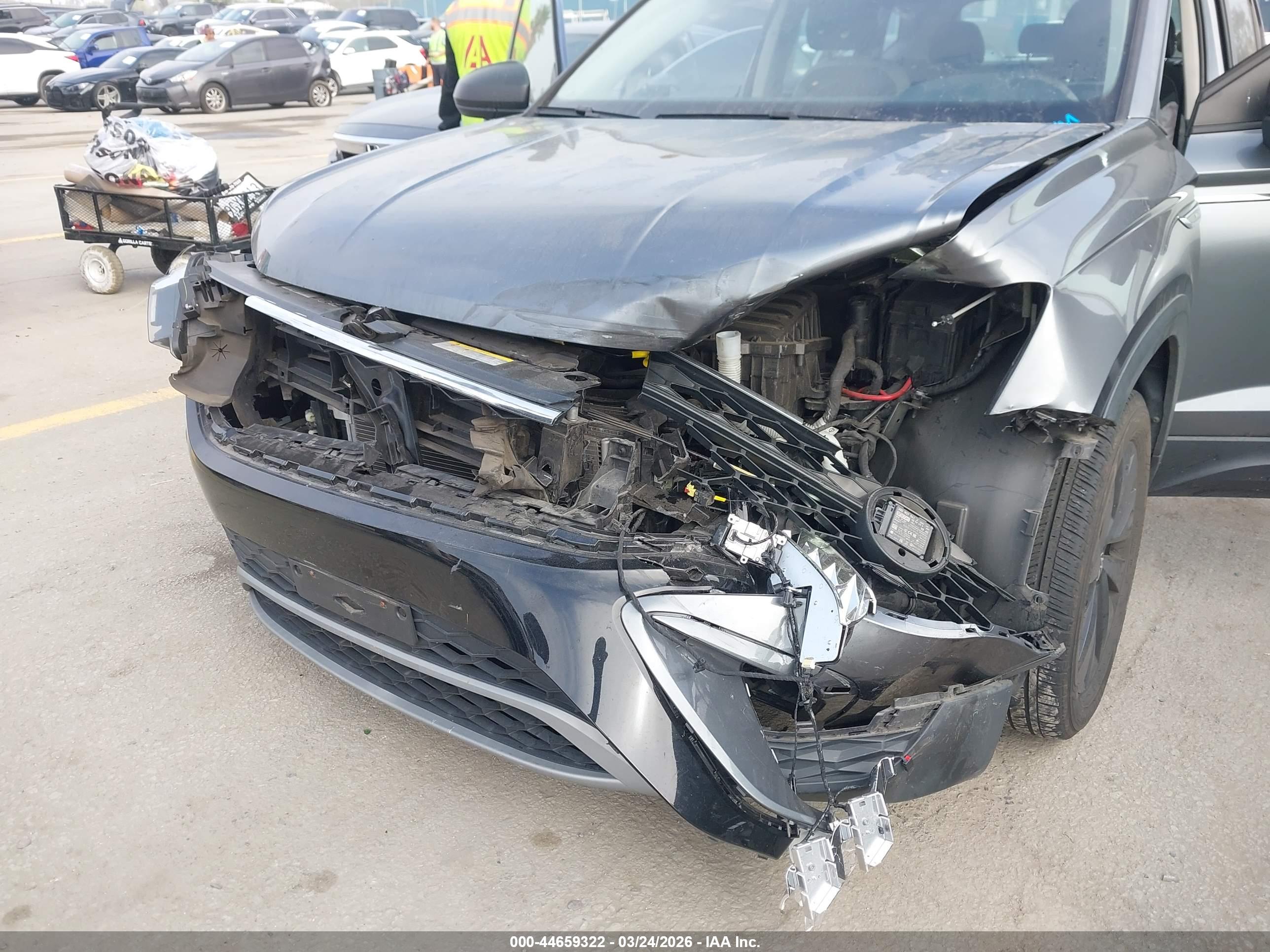 VOLKSWAGEN TAOS image 6