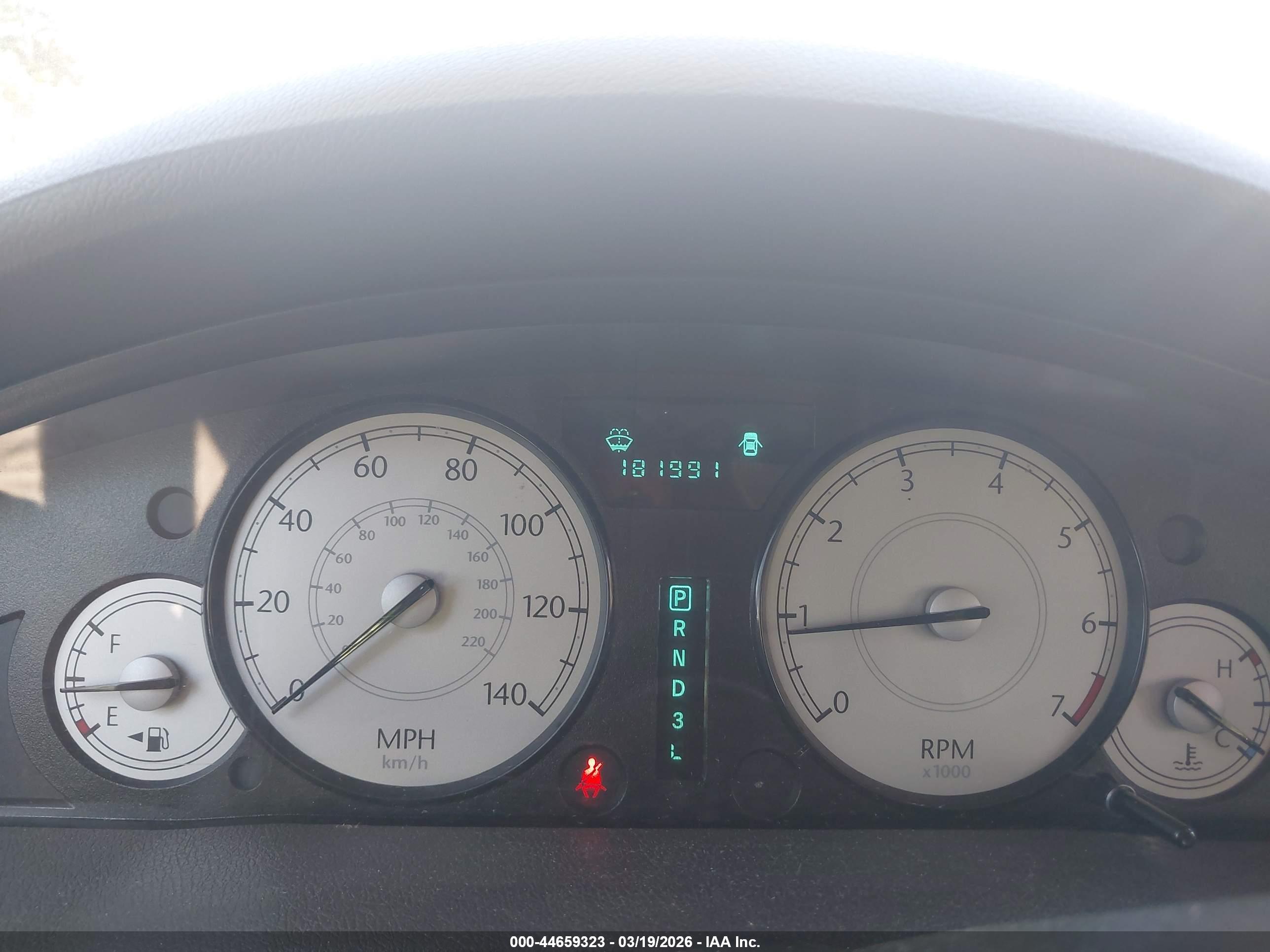 CHRYSLER 300 image 7