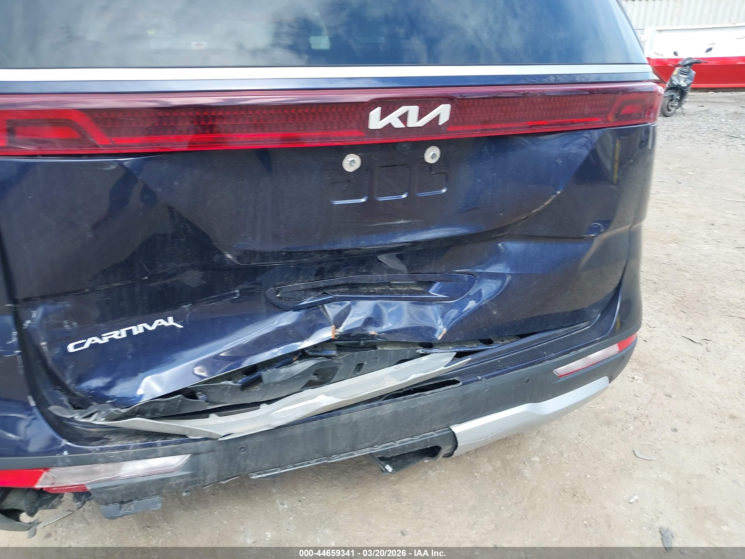 KIA CARNIVAL image 6
