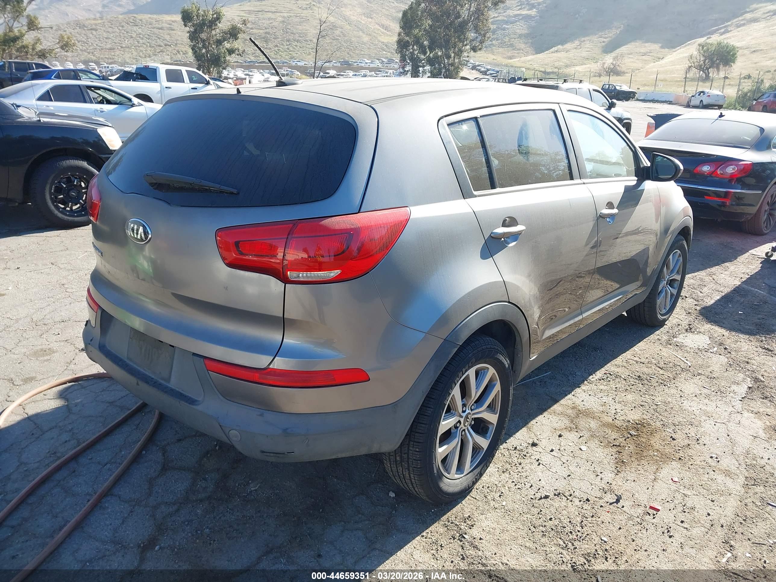 KIA SPORTAGE image 4