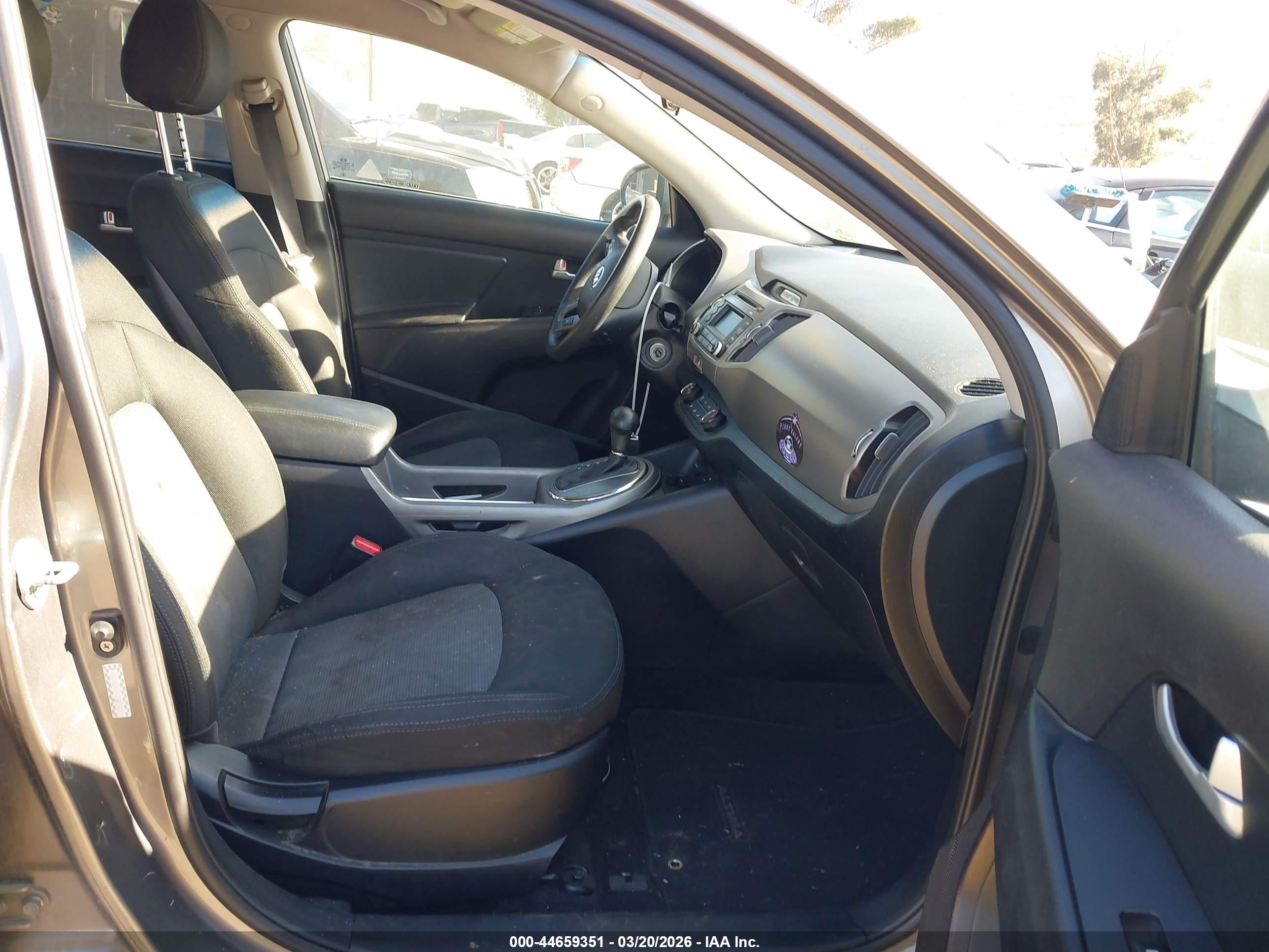 KIA SPORTAGE image 5