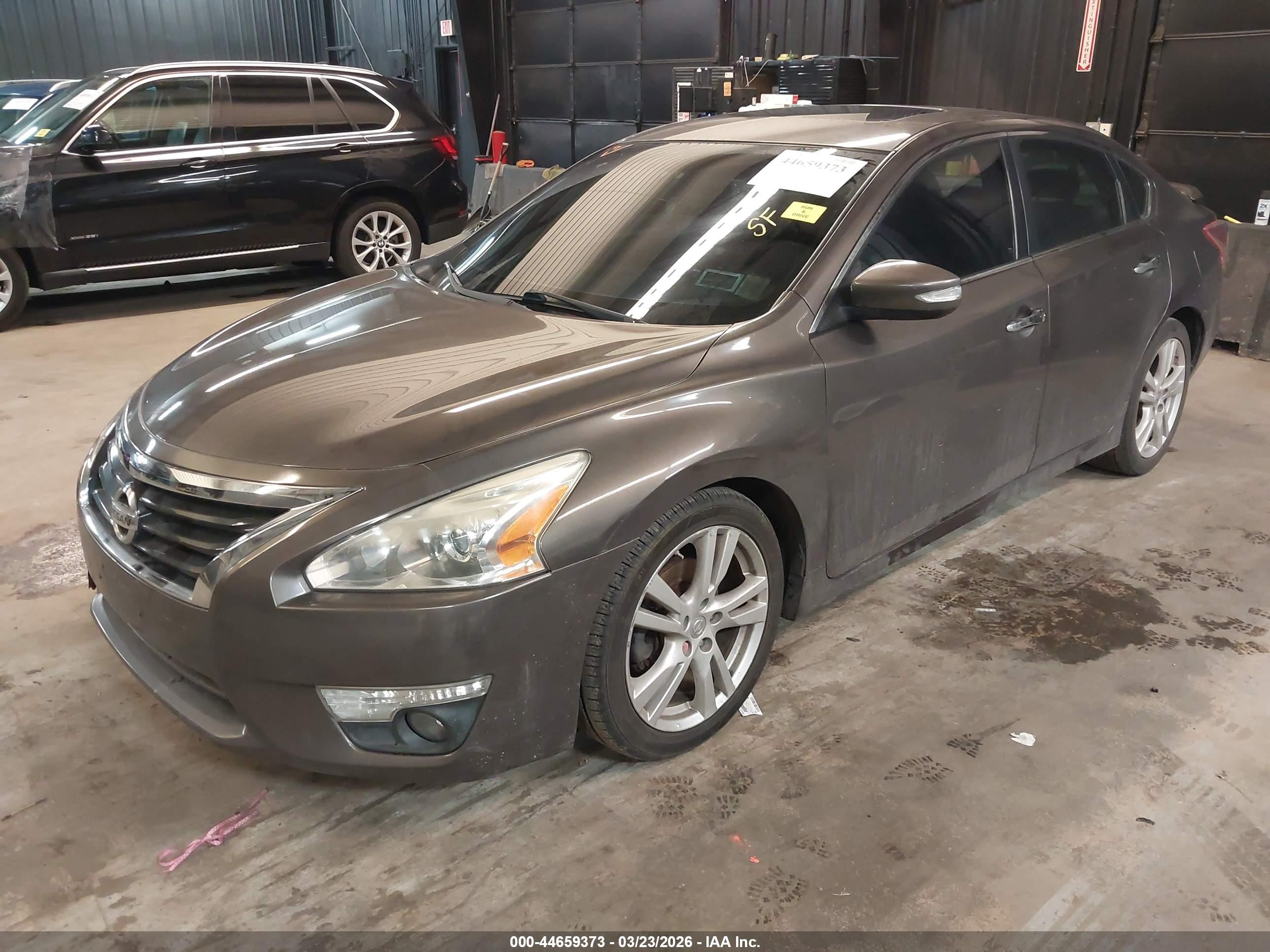NISSAN ALTIMA image 2