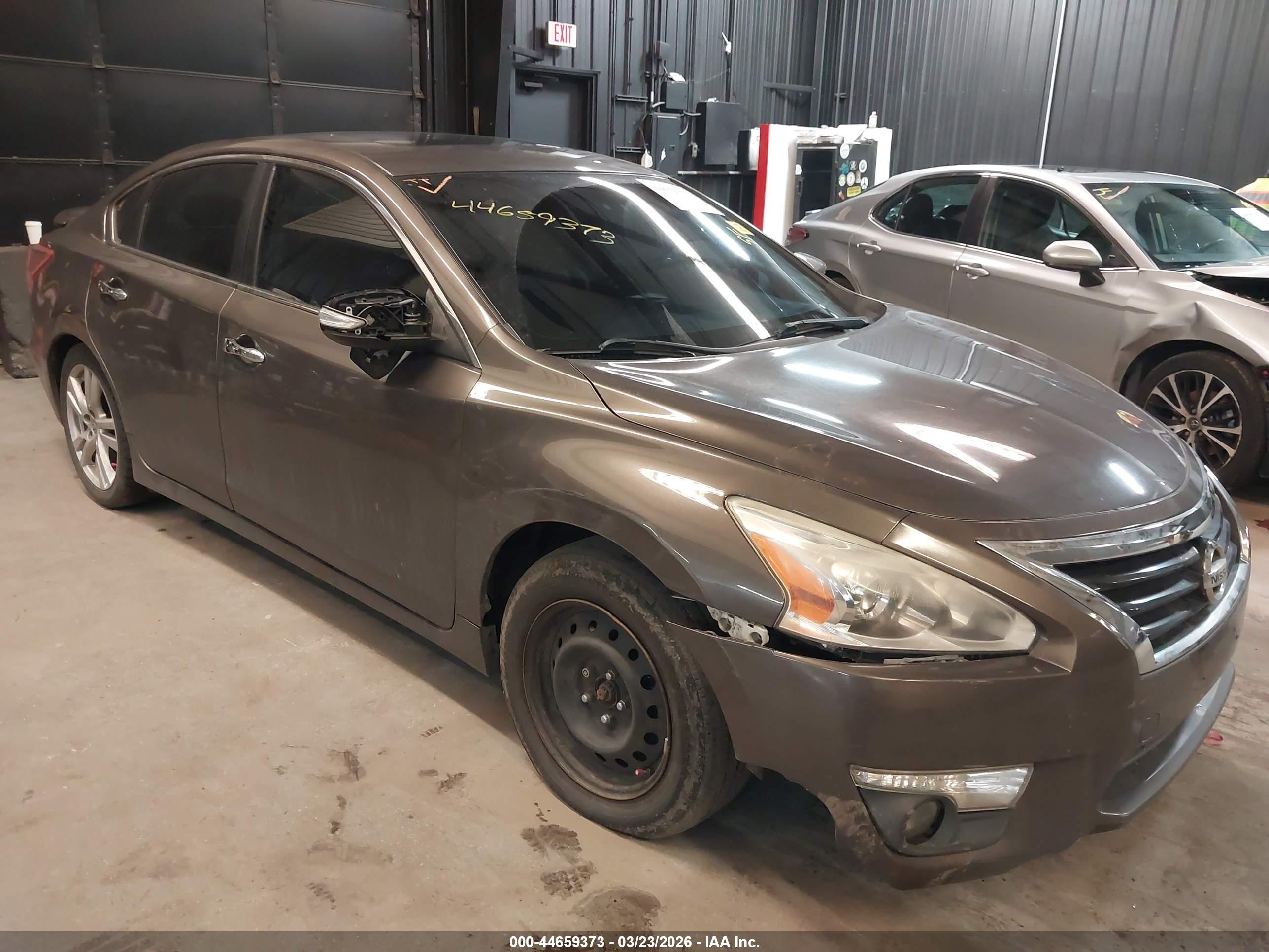 NISSAN ALTIMA image 6