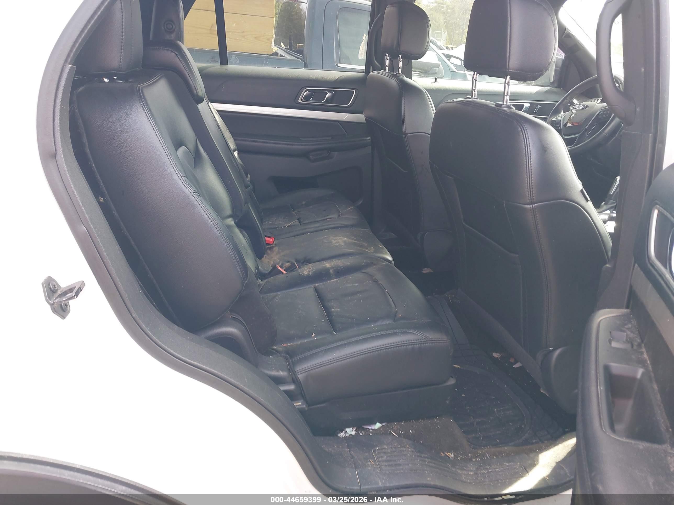 FORD EXPLORER image 8