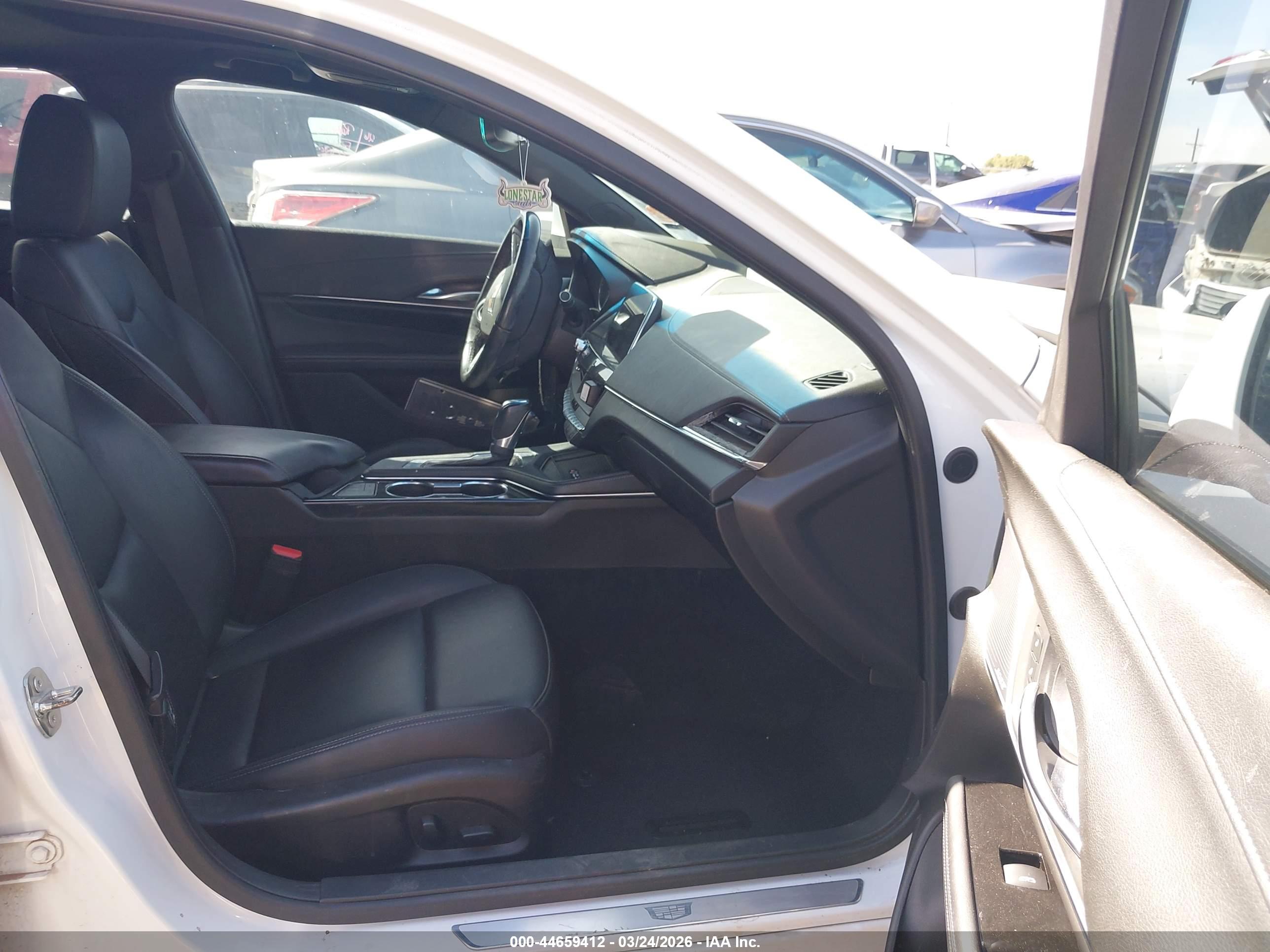 CADILLAC CT4 image 5
