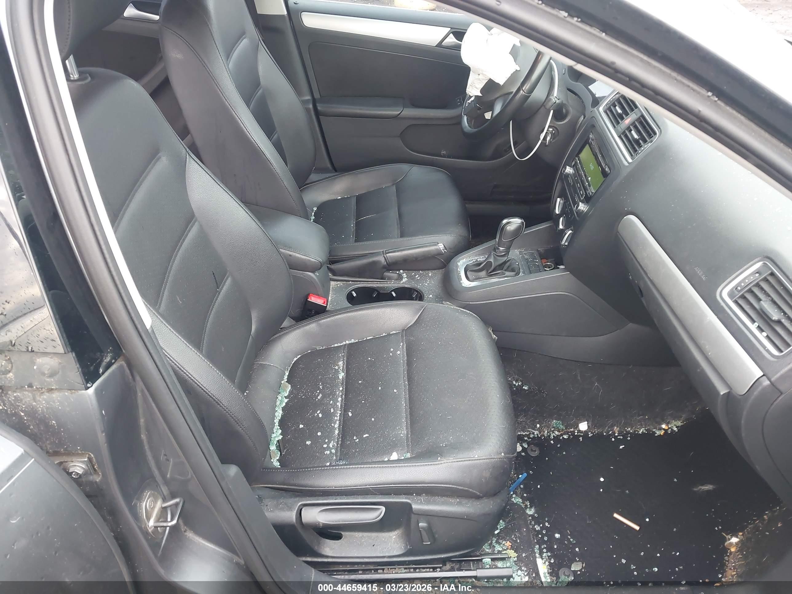 VOLKSWAGEN JETTA image 5