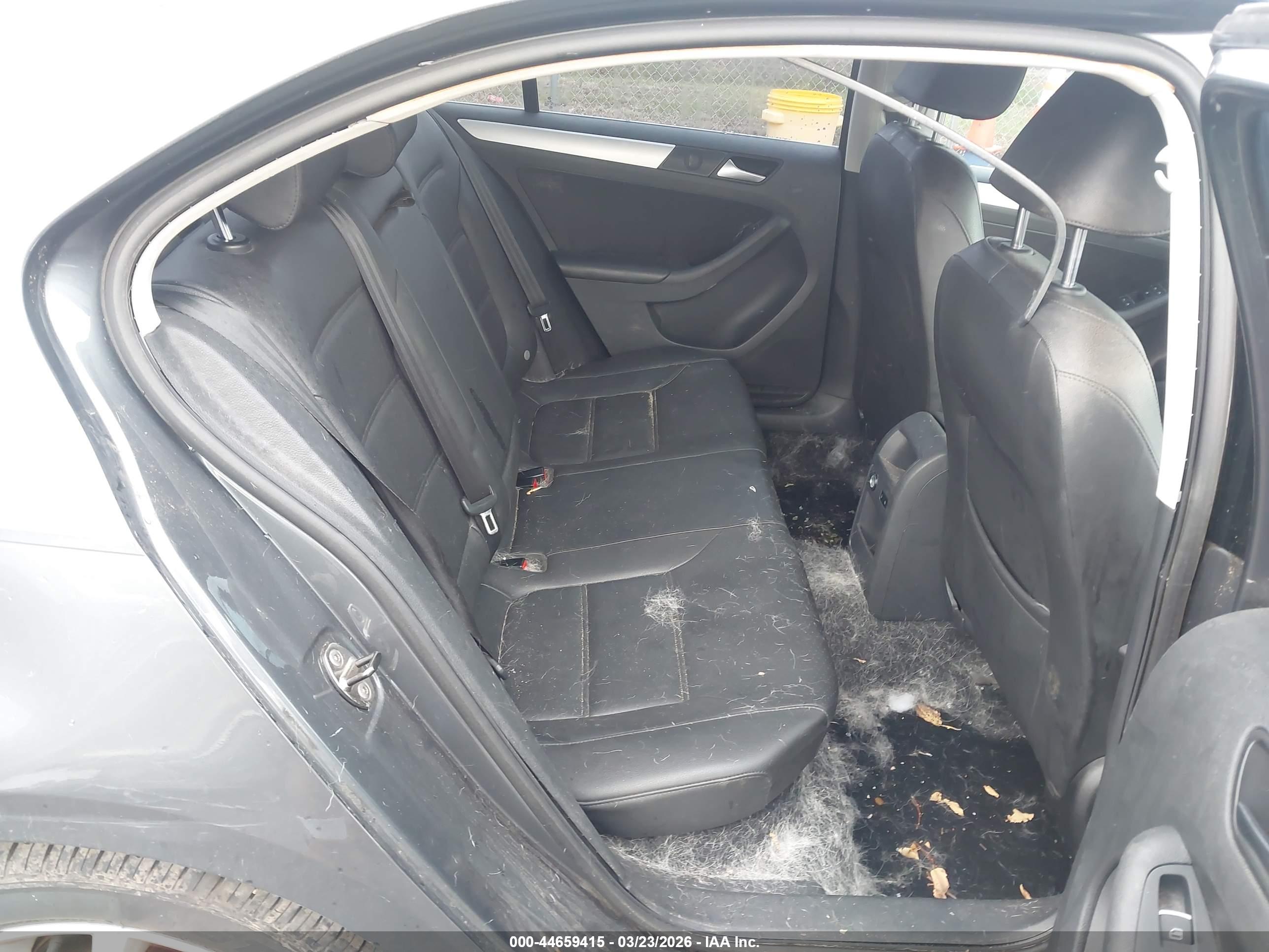 VOLKSWAGEN JETTA image 8