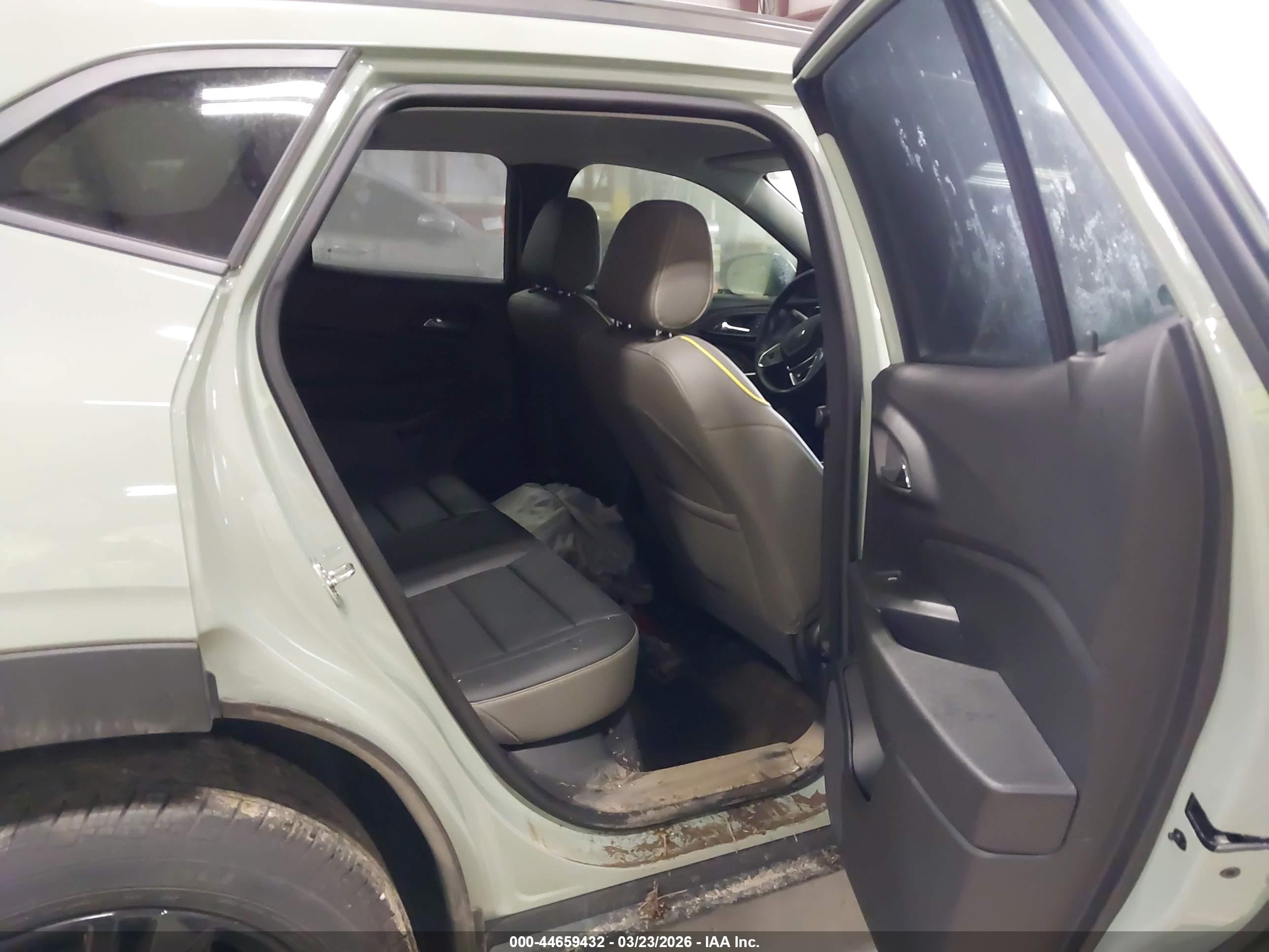 CHEVROLET TRAX image 8