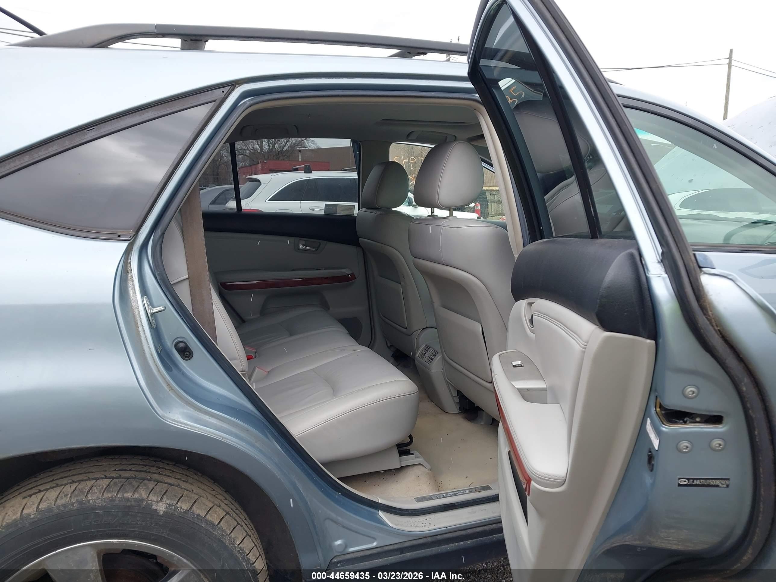 LEXUS RX image 8