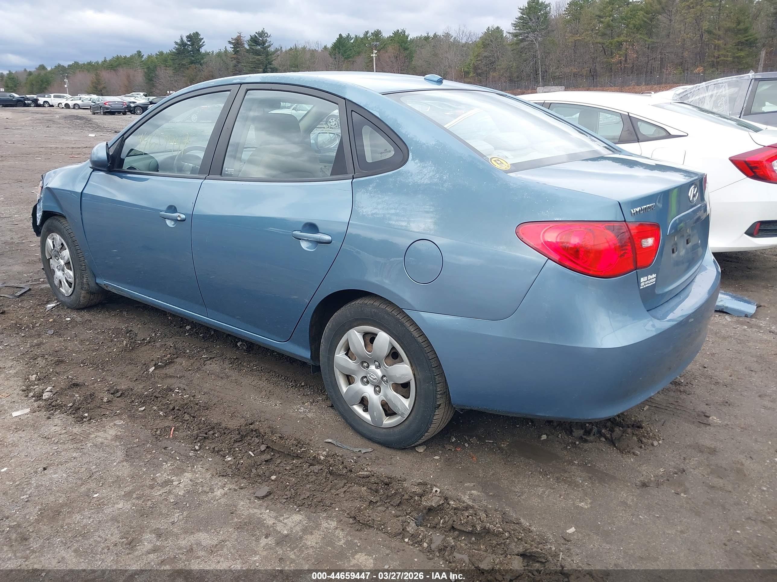 HYUNDAI ELANTRA image 3