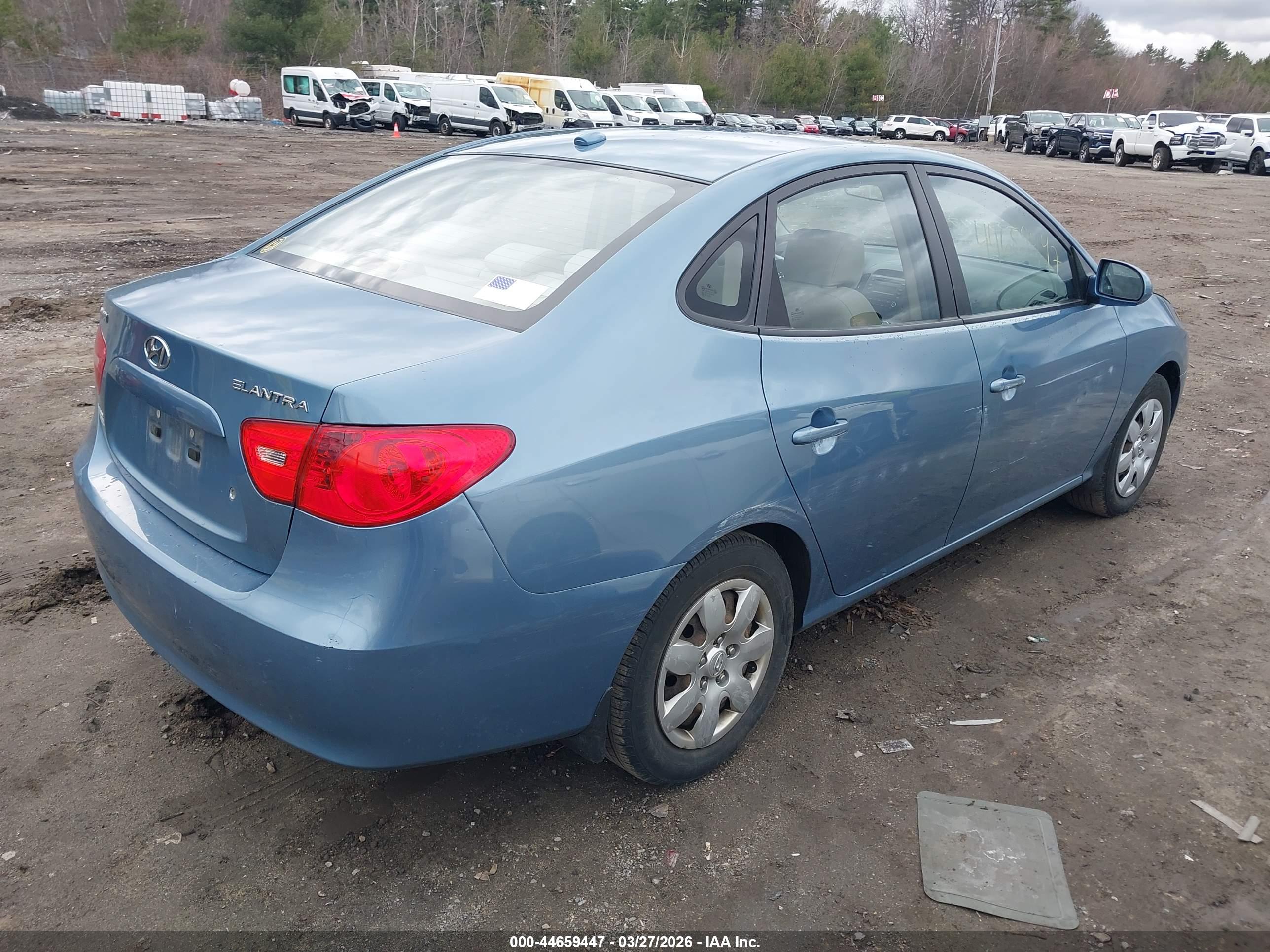 HYUNDAI ELANTRA image 4