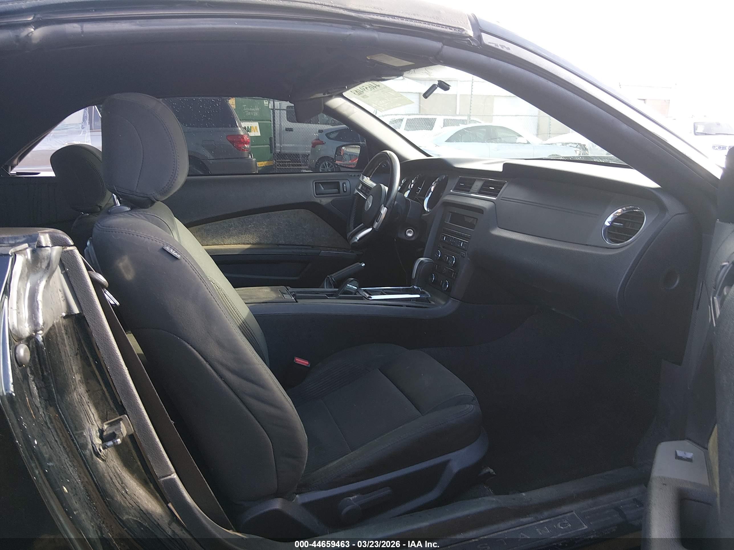 FORD MUSTANG image 5
