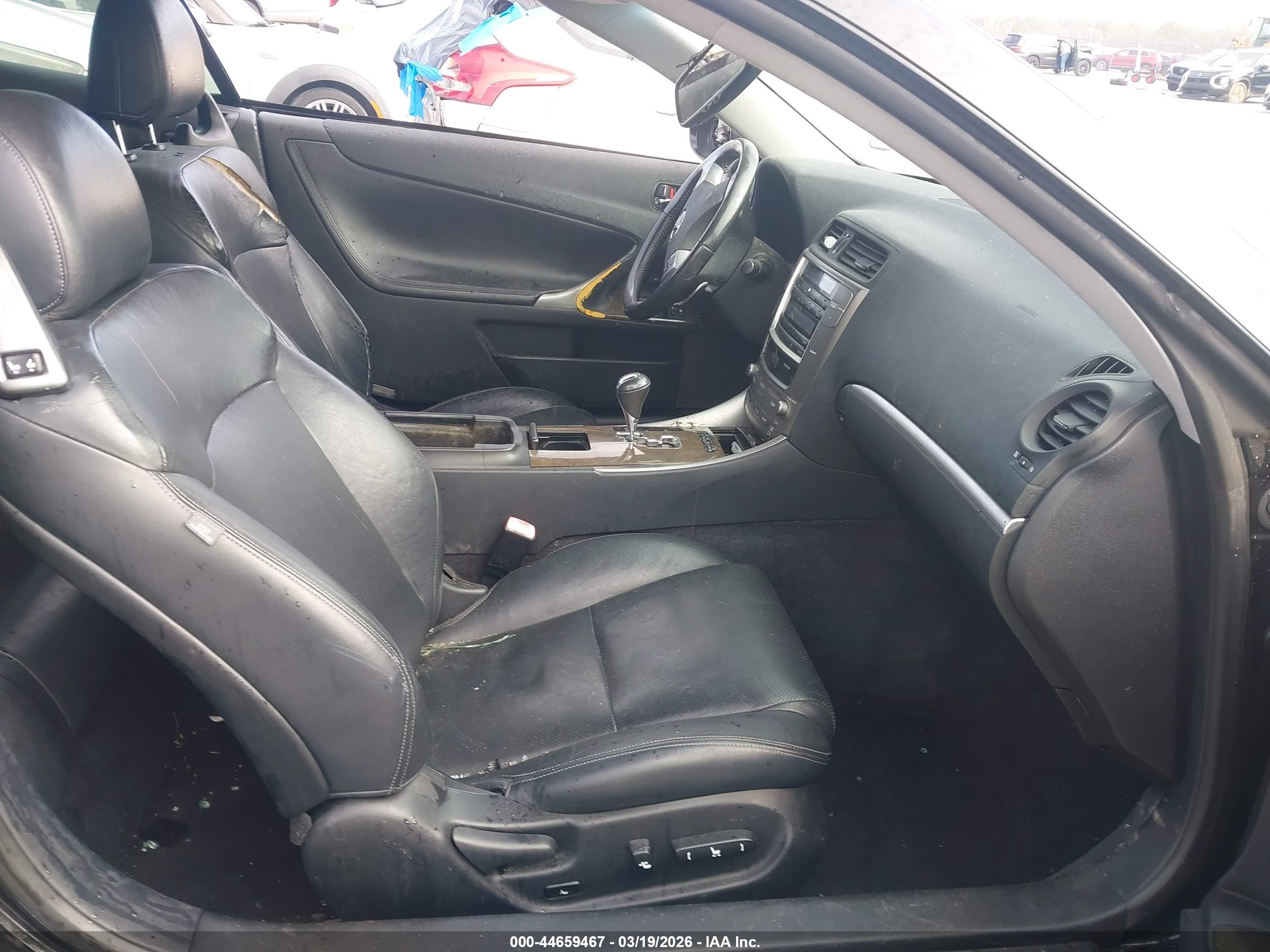 LEXUS IS image 5