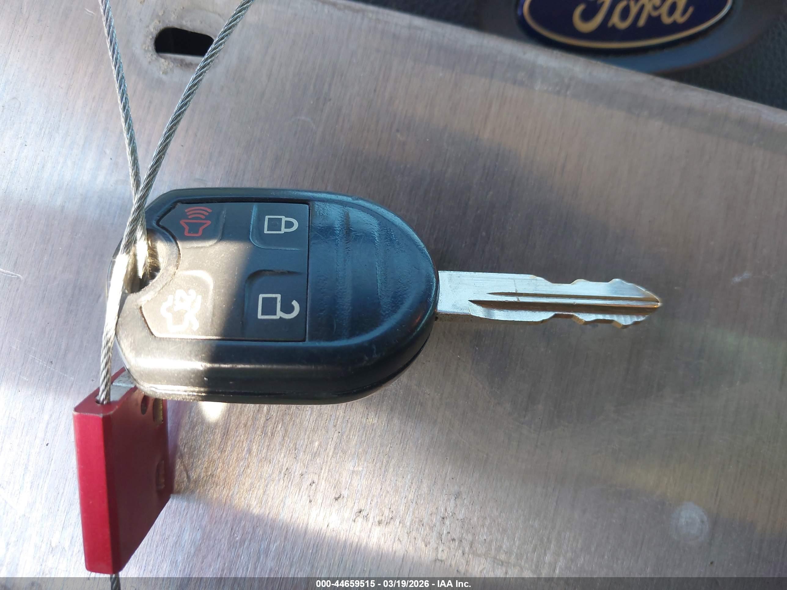 FORD TAURUS image 11