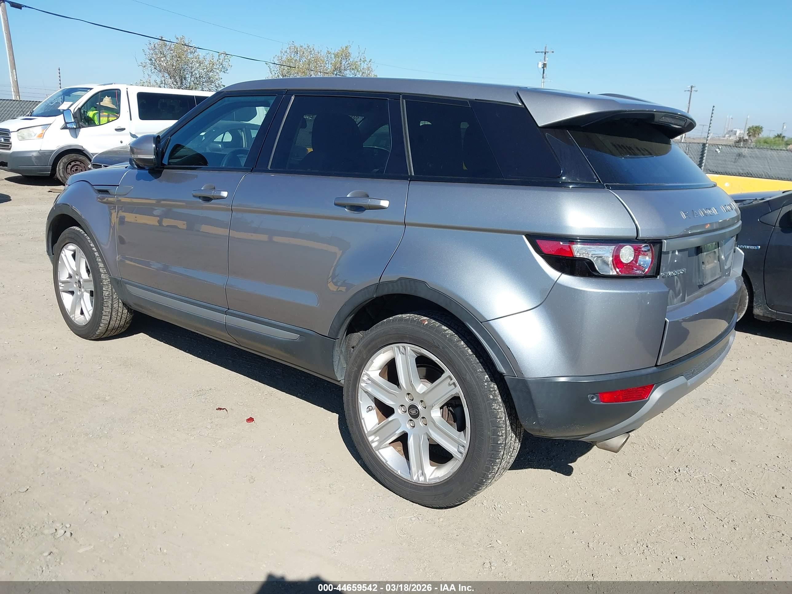 LAND ROVER image 3