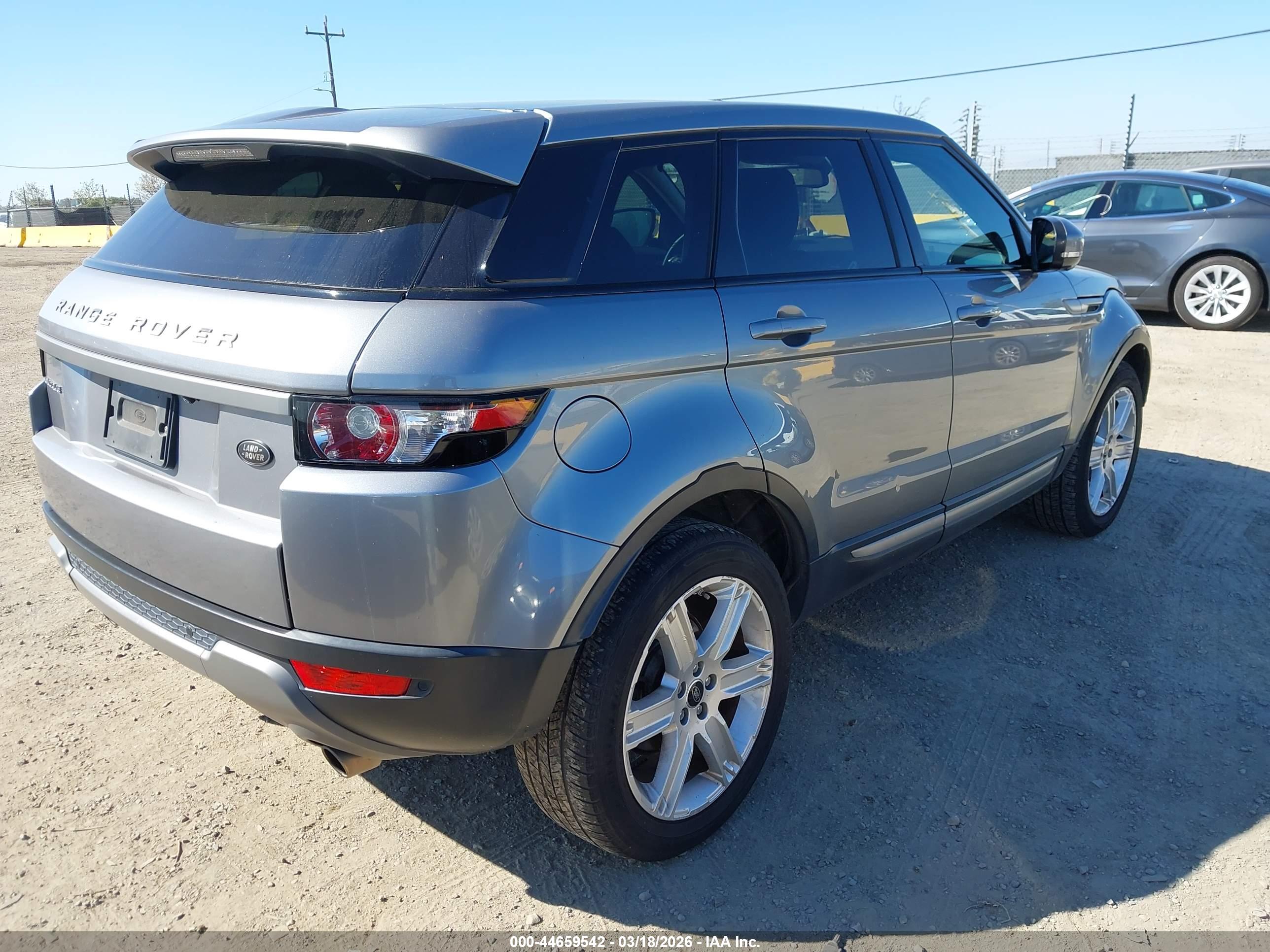LAND ROVER image 4
