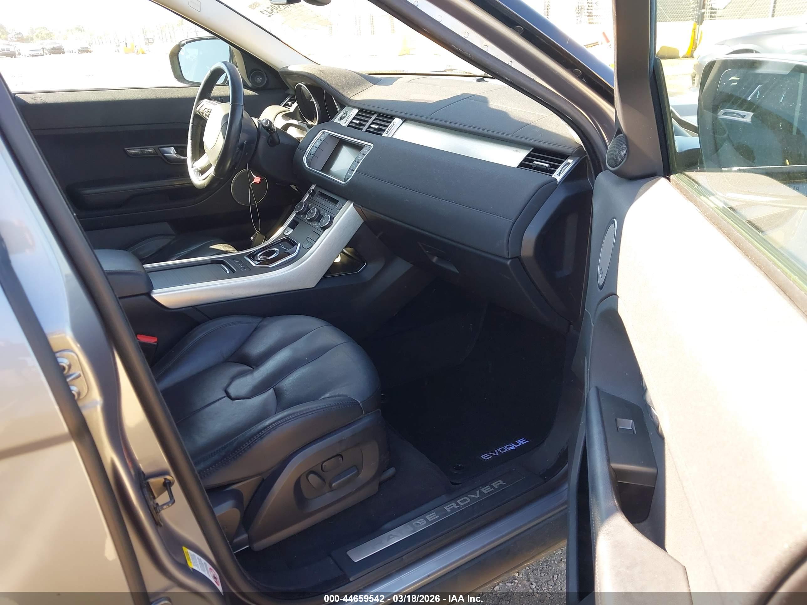 LAND ROVER image 5