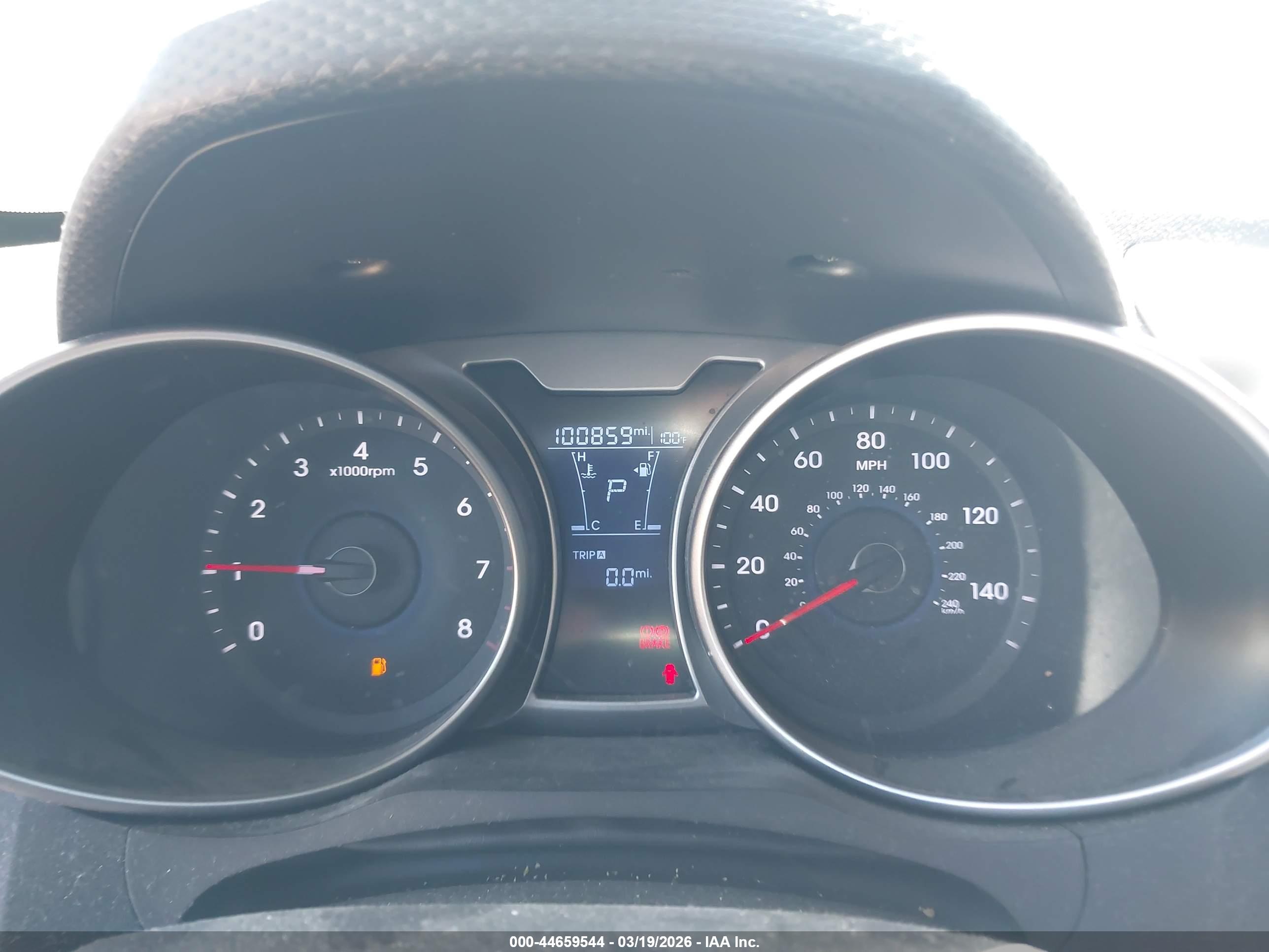 HYUNDAI VELOSTER image 7