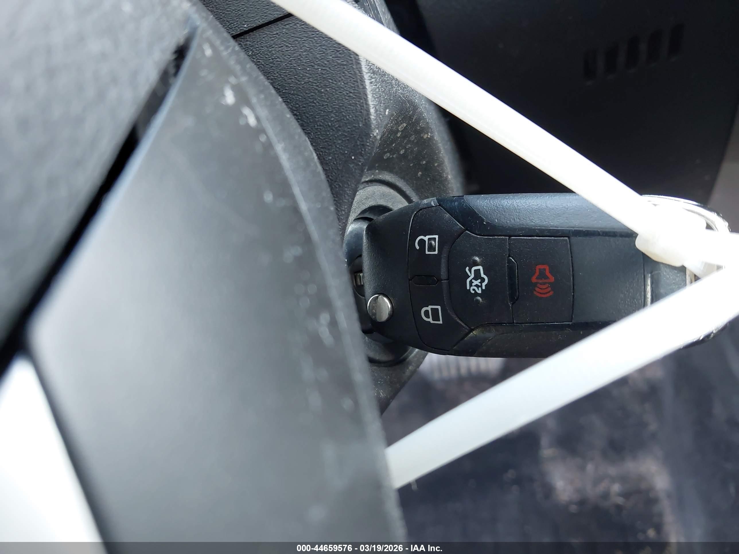 FORD FUSION image 11