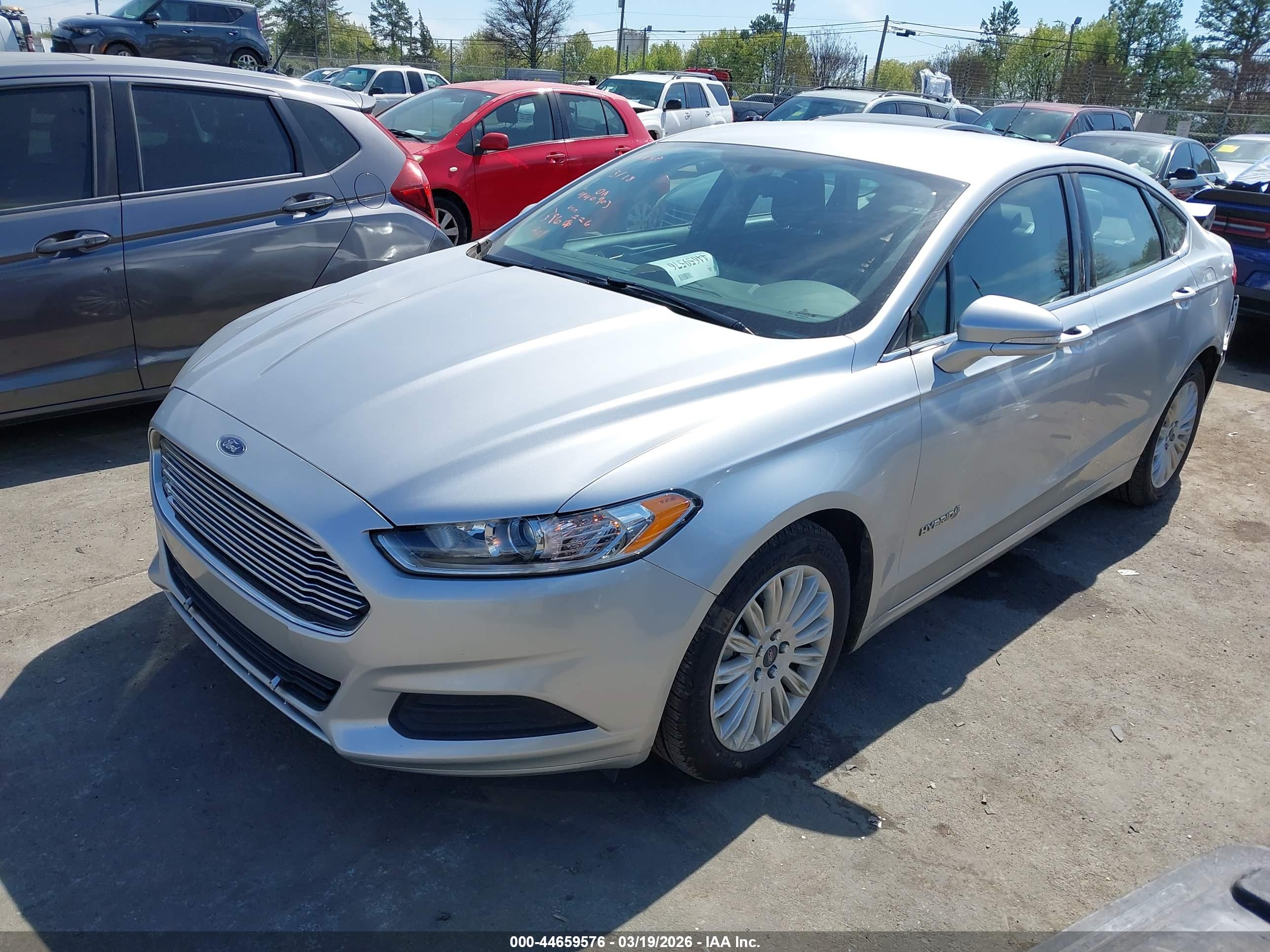 FORD FUSION image 2
