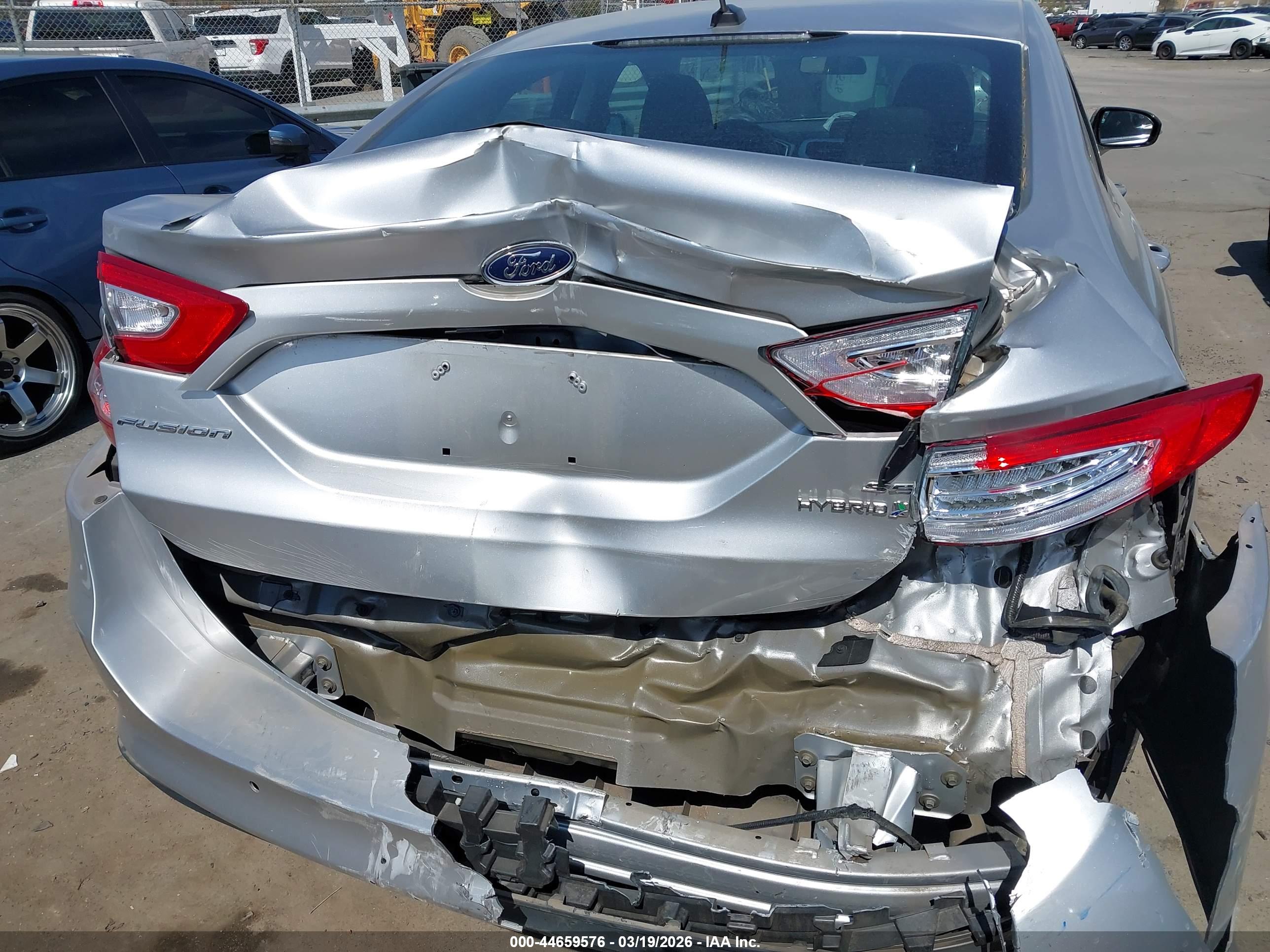 FORD FUSION image 6