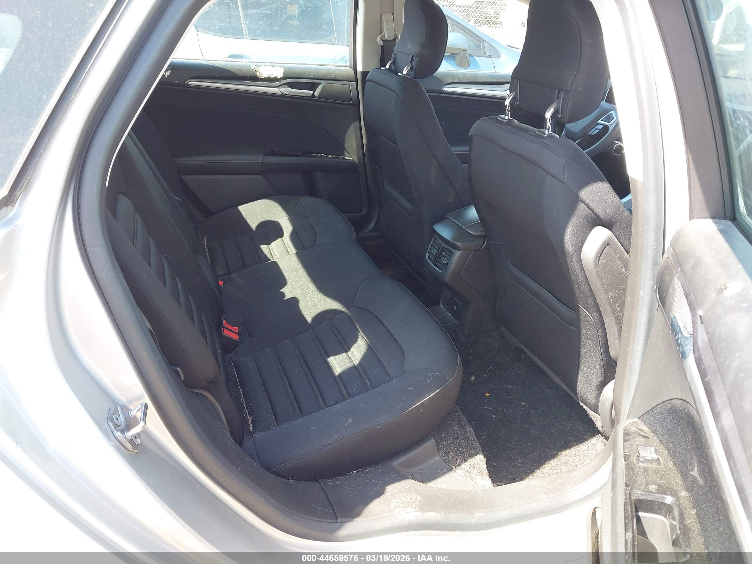 FORD FUSION image 8
