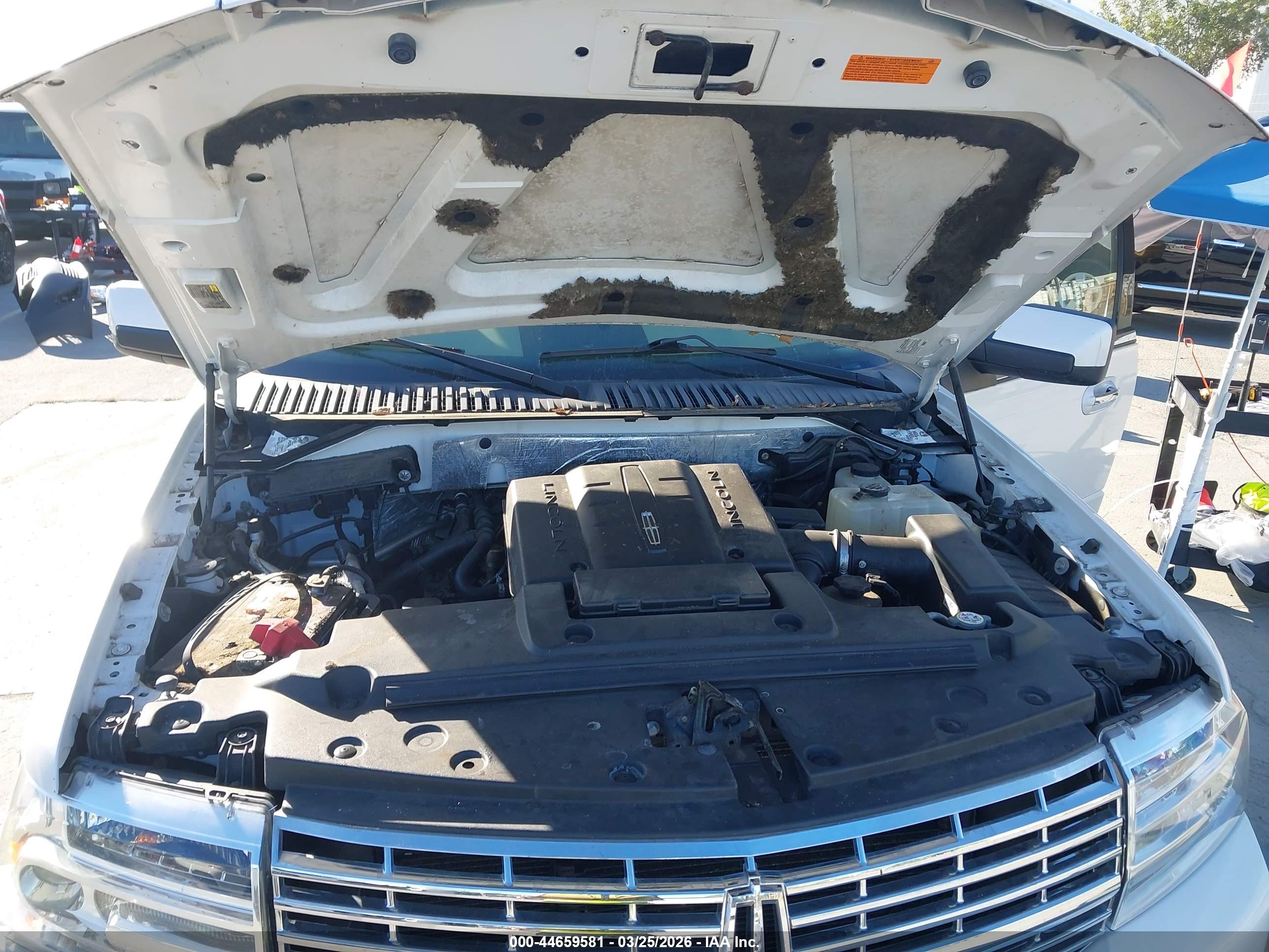LINCOLN NAVIGATOR image 10