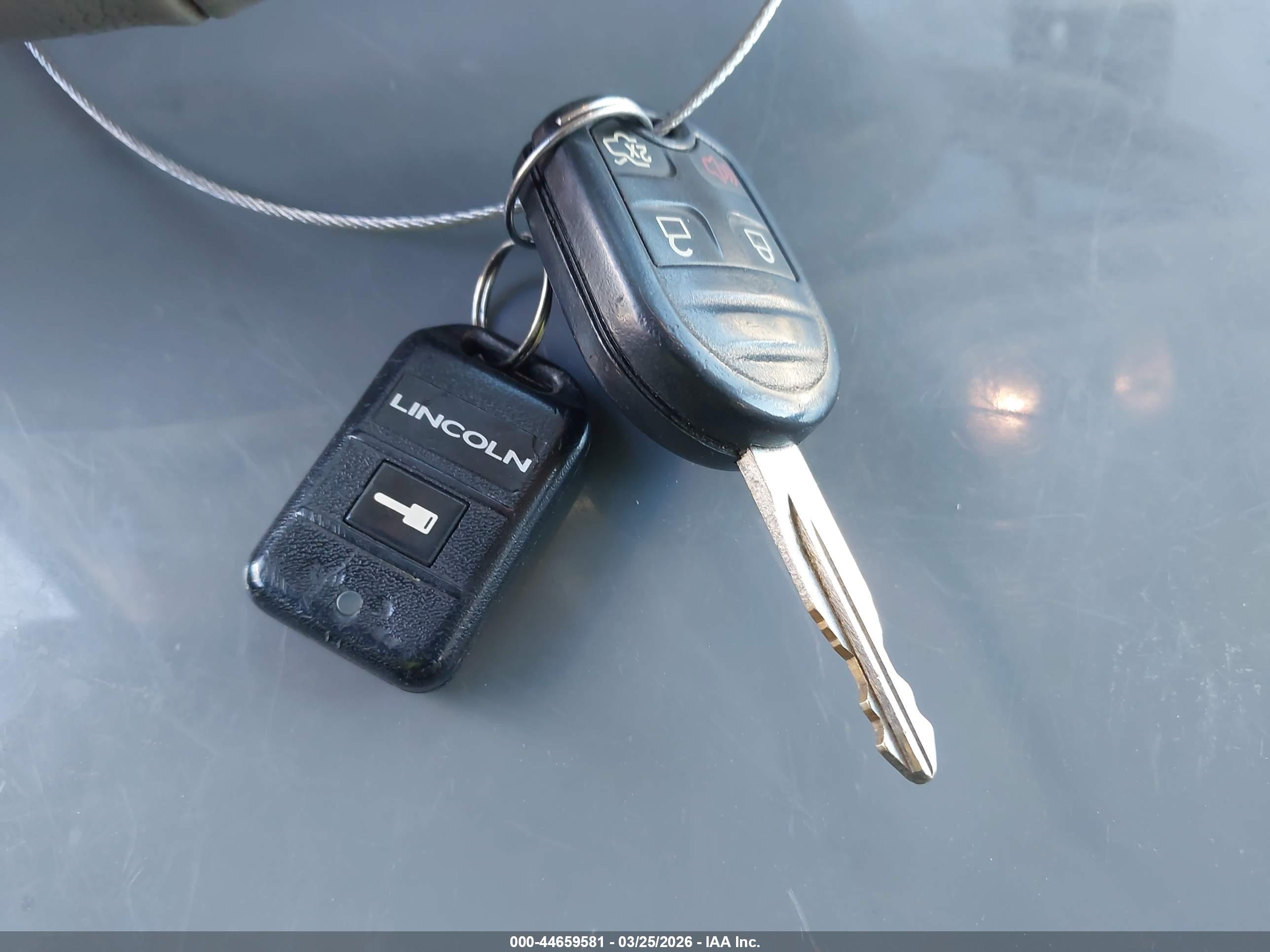 LINCOLN NAVIGATOR image 11