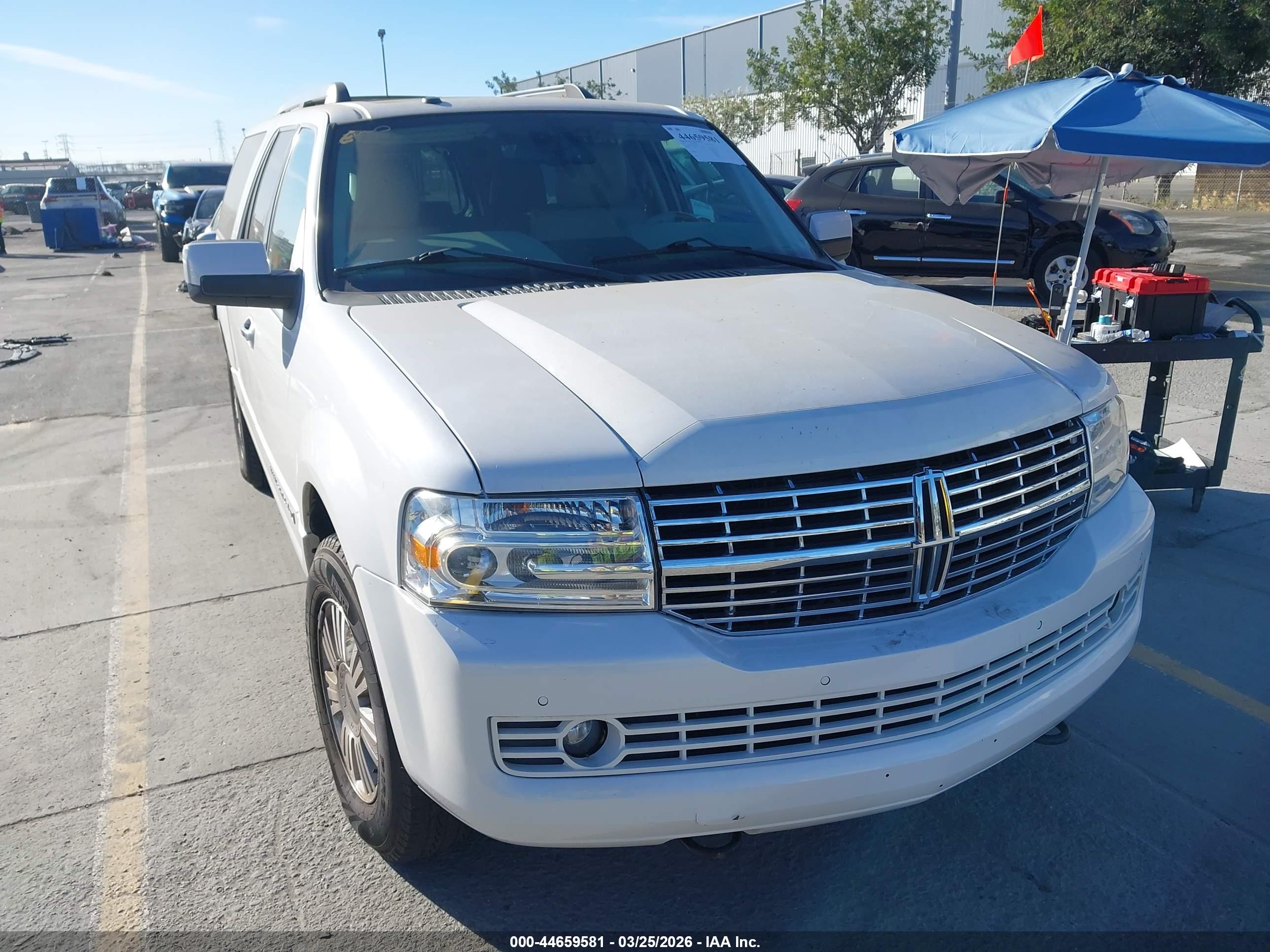 LINCOLN NAVIGATOR image 6