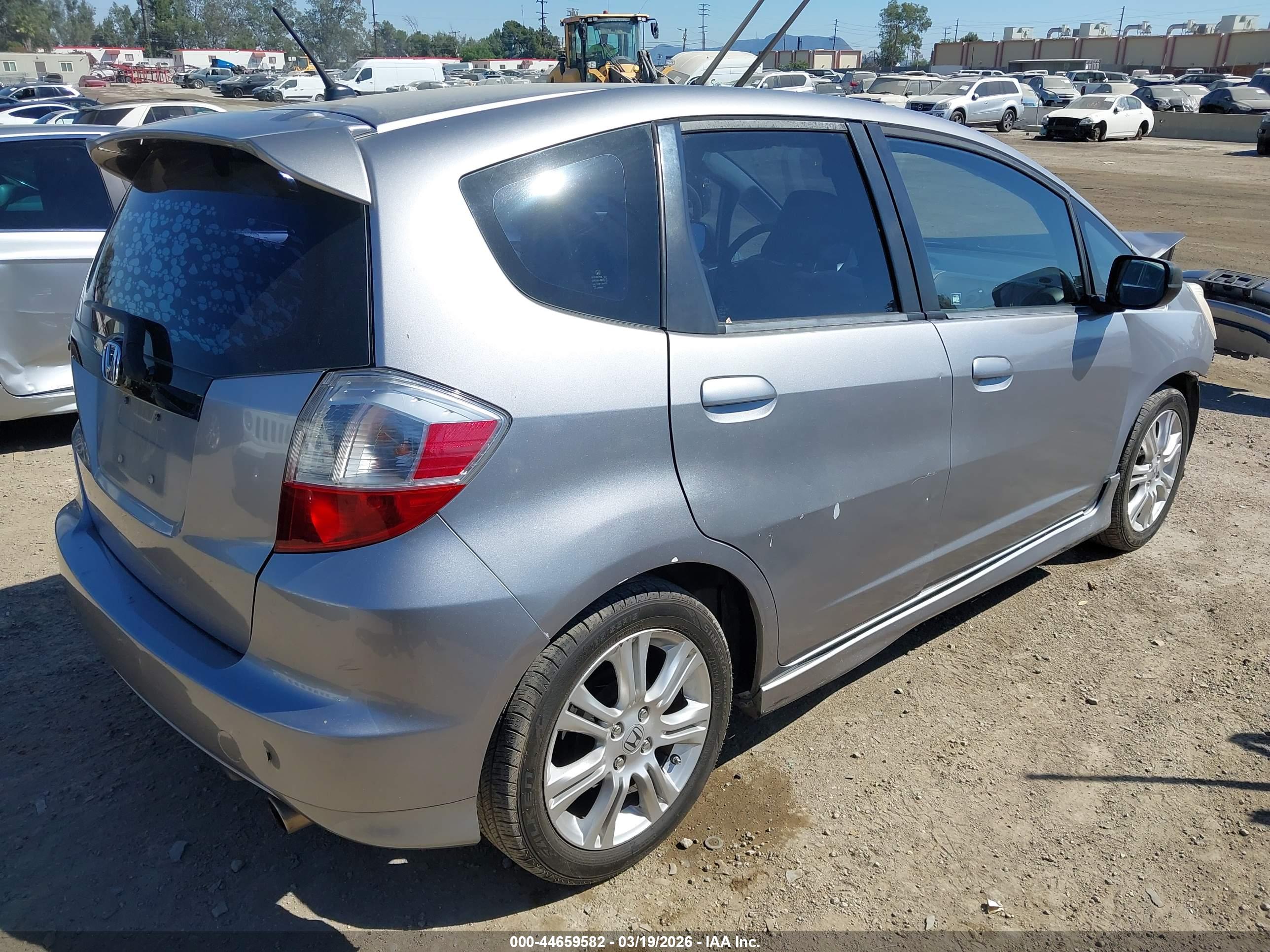 HONDA FIT image 4