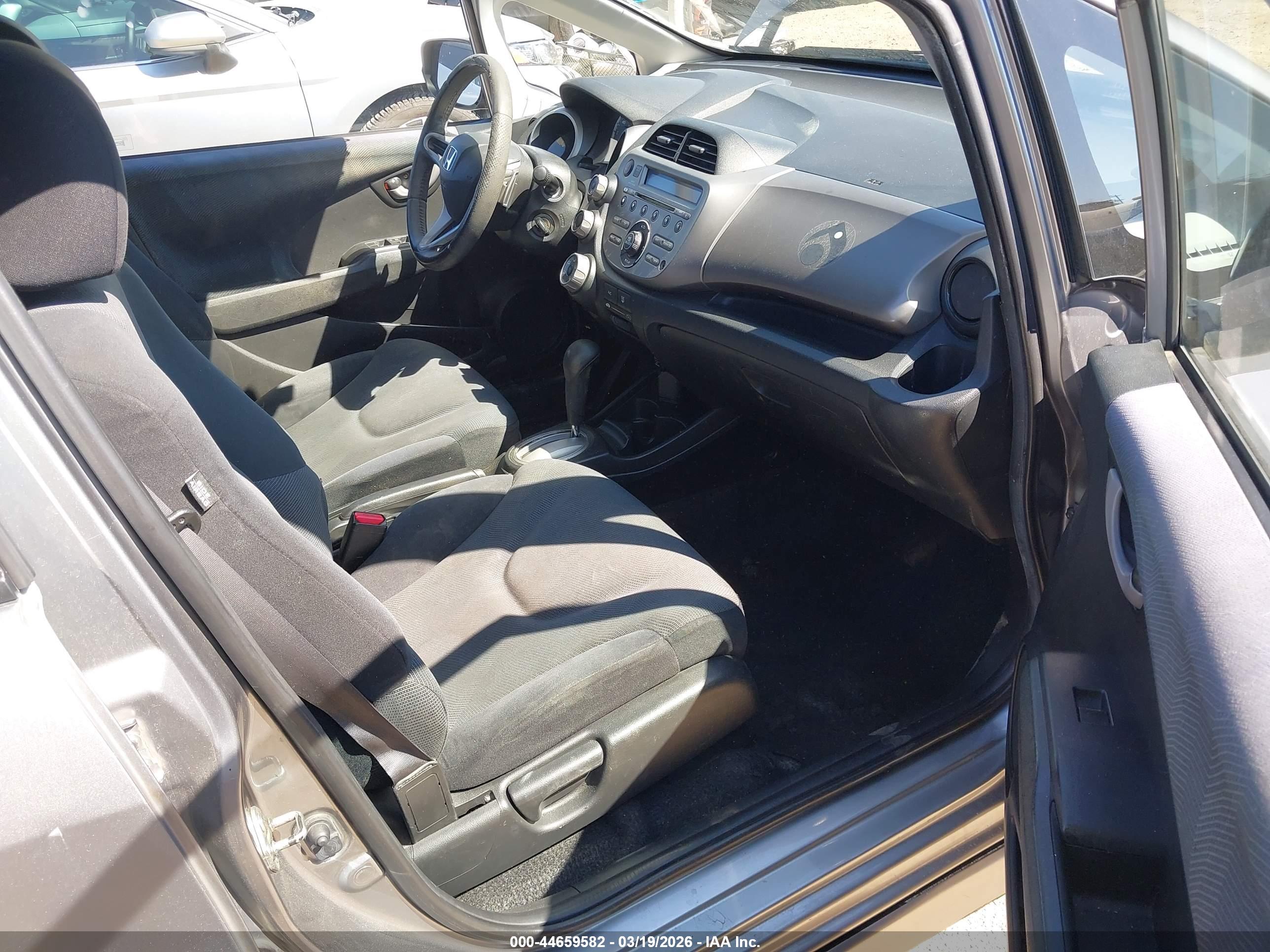 HONDA FIT image 5