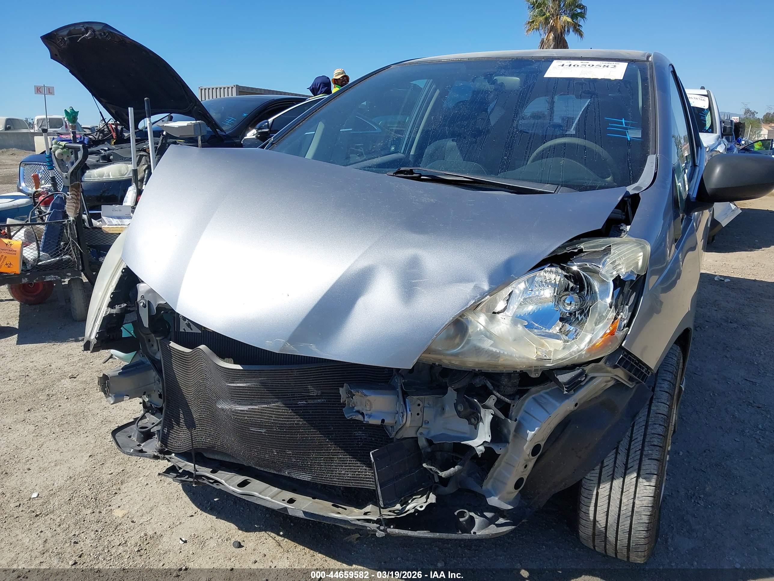 HONDA FIT image 6