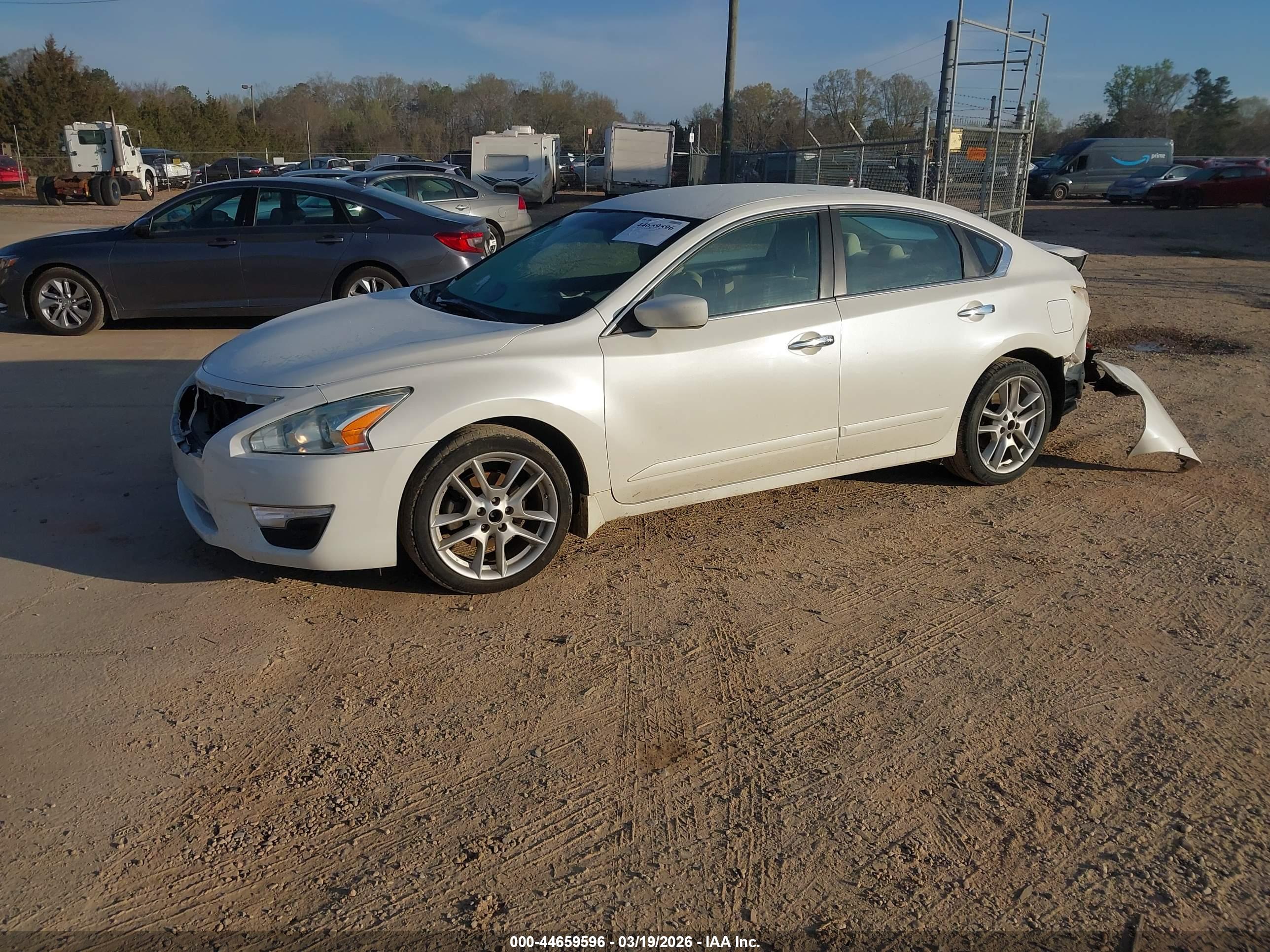 NISSAN ALTIMA image 2