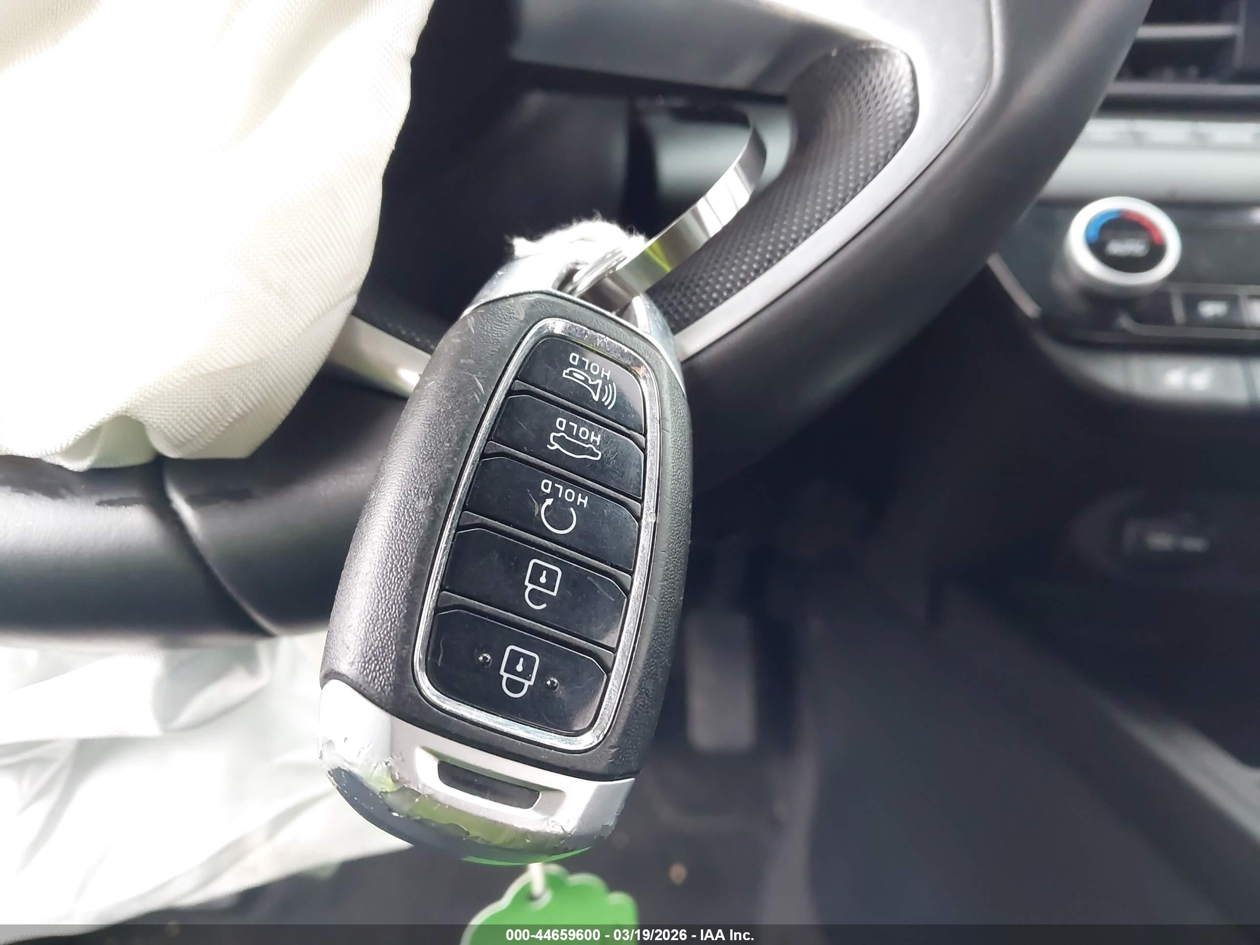 HYUNDAI ELANTRA image 11