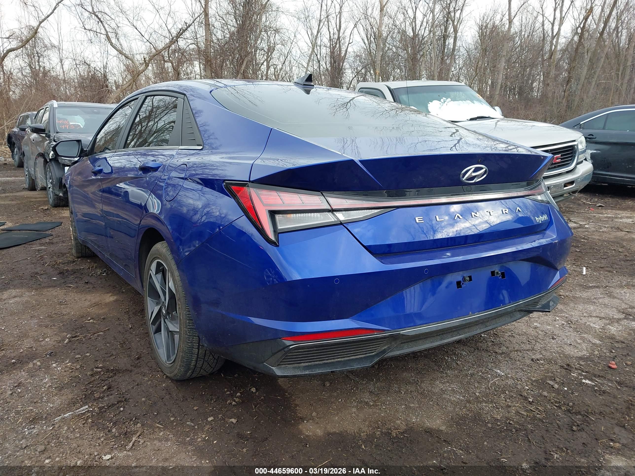 HYUNDAI ELANTRA image 3