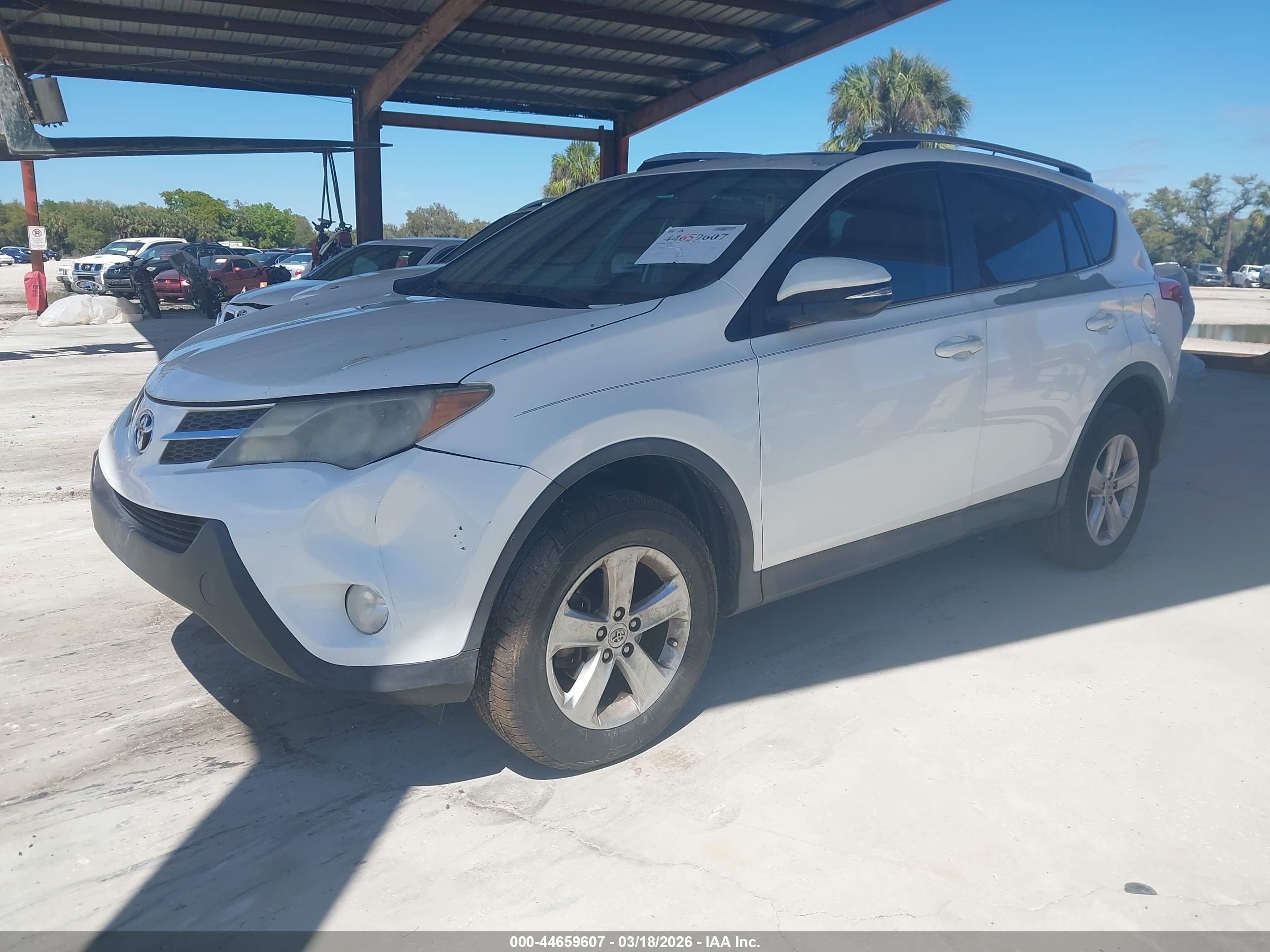 TOYOTA RAV4 image 2