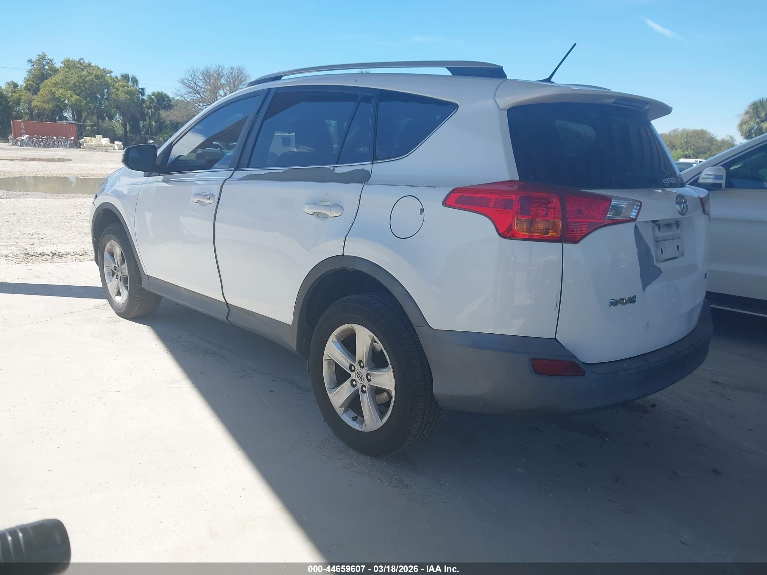 TOYOTA RAV4 image 3